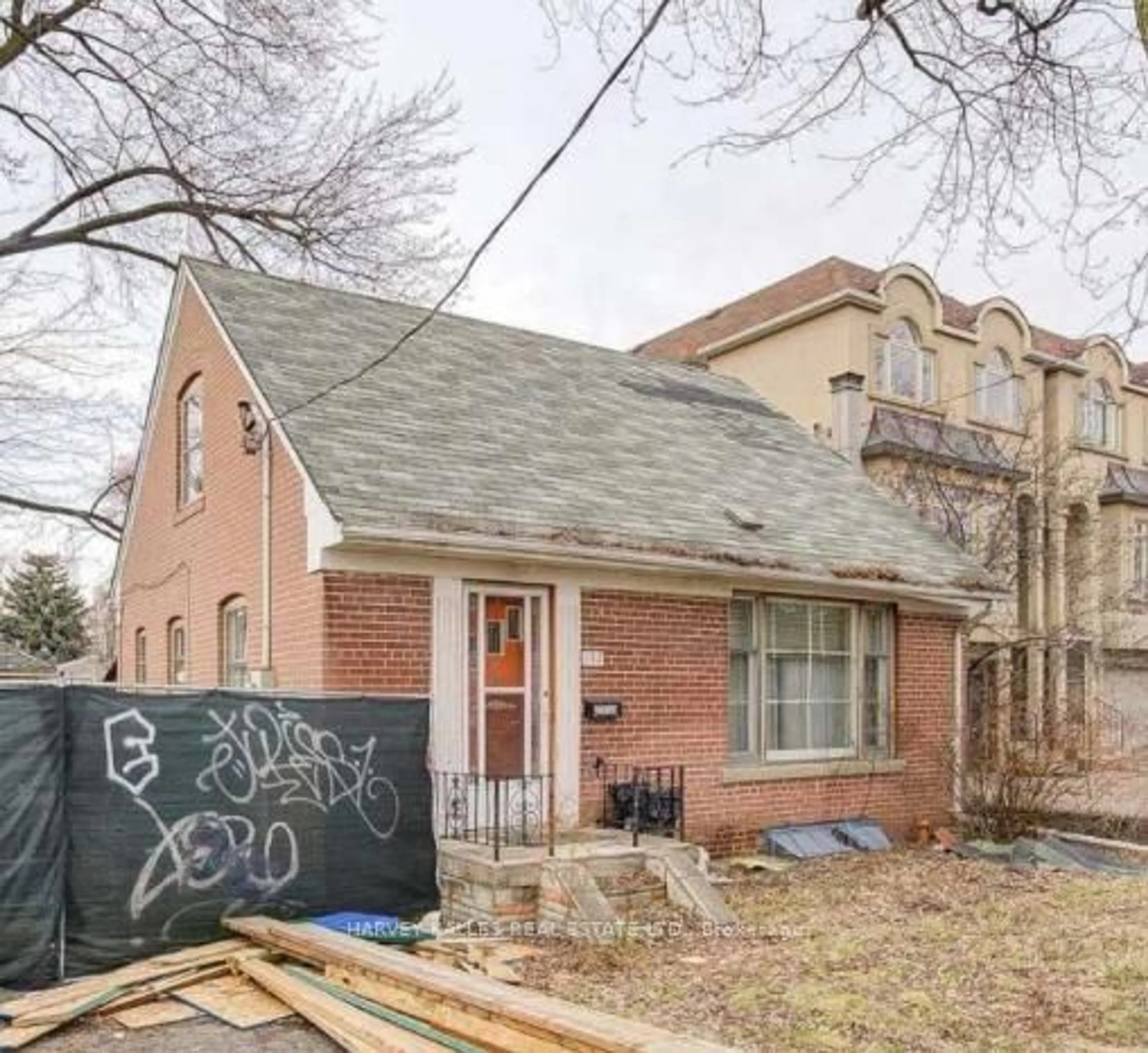 Home with brick exterior material, street for 192 Finch Ave, Toronto Ontario M2N 4R9