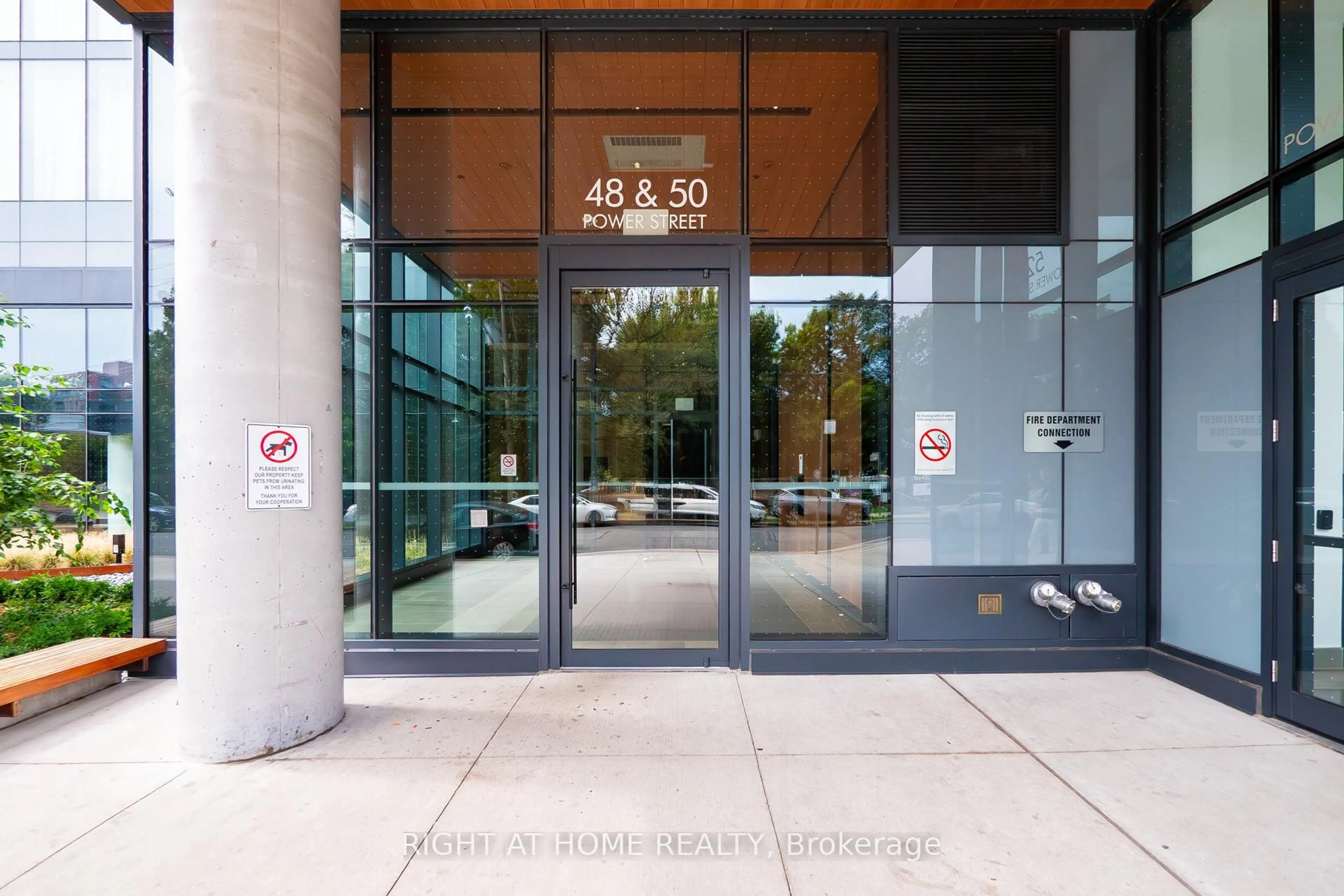 Indoor foyer for 50 Power St #1430, Toronto Ontario M5A 0V3