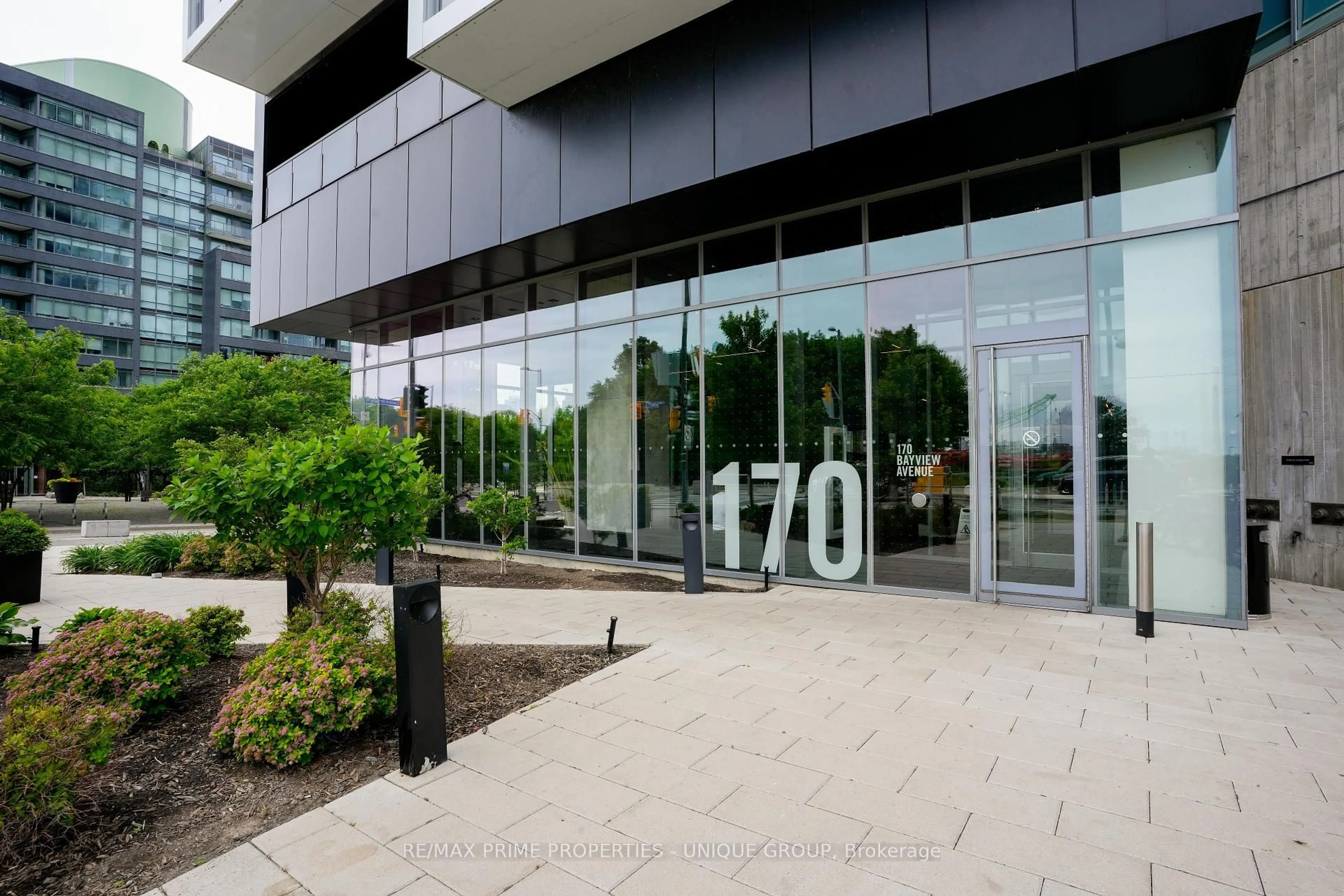 Indoor foyer for 170 Bayview Ave #2603, Toronto Ontario M5A 0M4