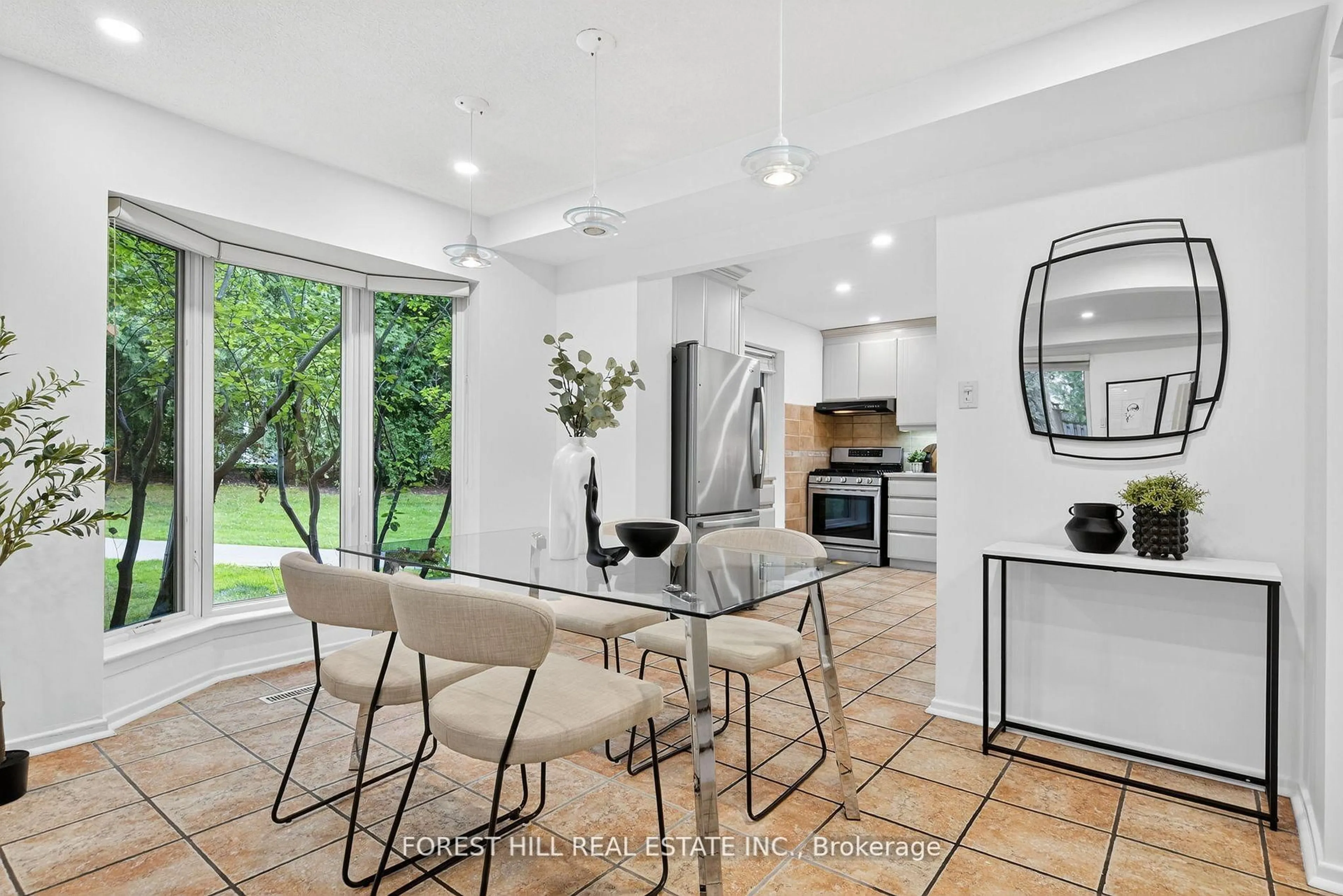 Open concept kitchen, ceramic/tile floor for 19 Snowshoe Mill Way #187, Toronto Ontario M2L 1T4