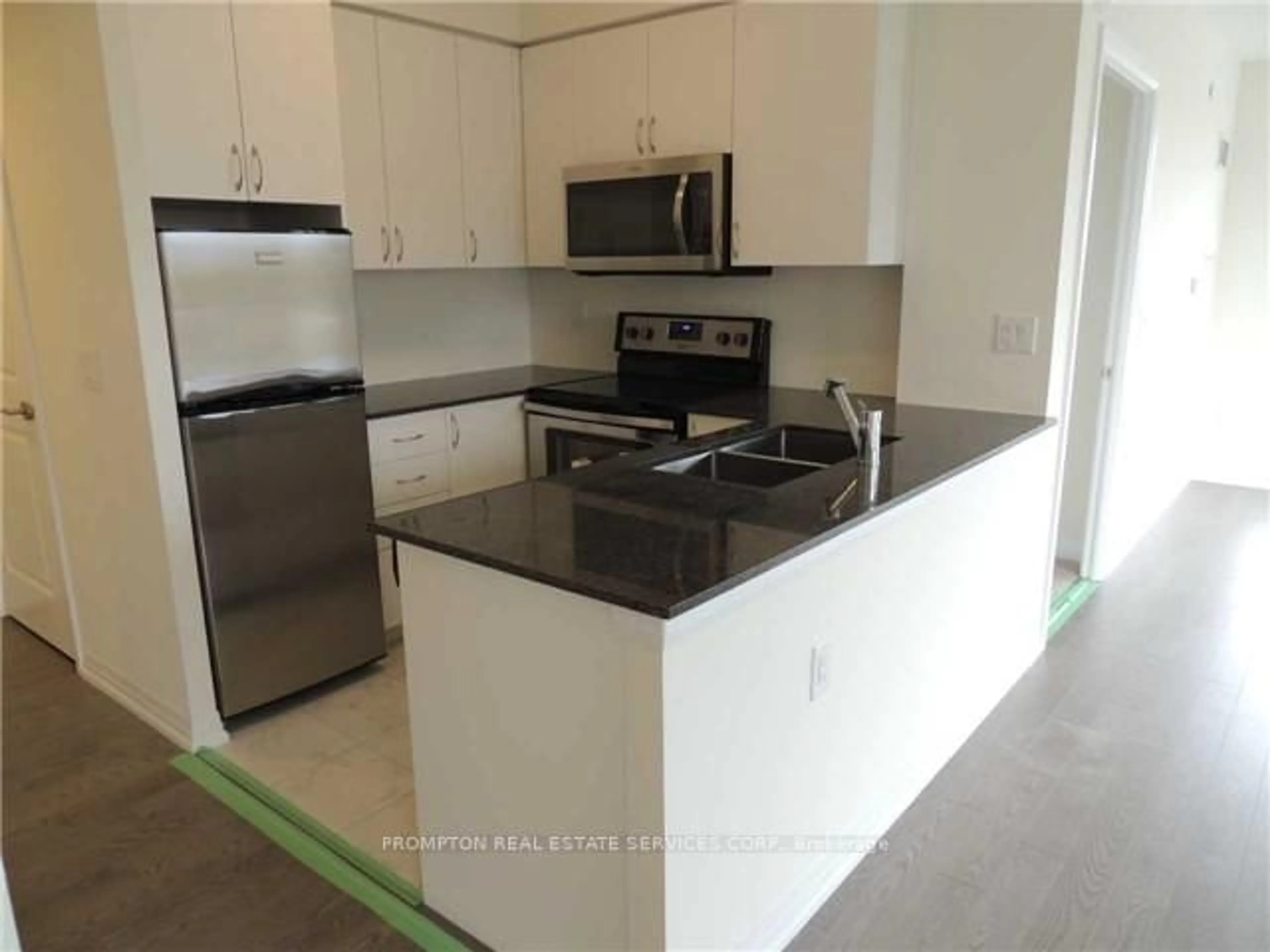 Standard kitchen, unknown for 741 Sheppard Ave #511, Toronto Ontario M3H 2S9