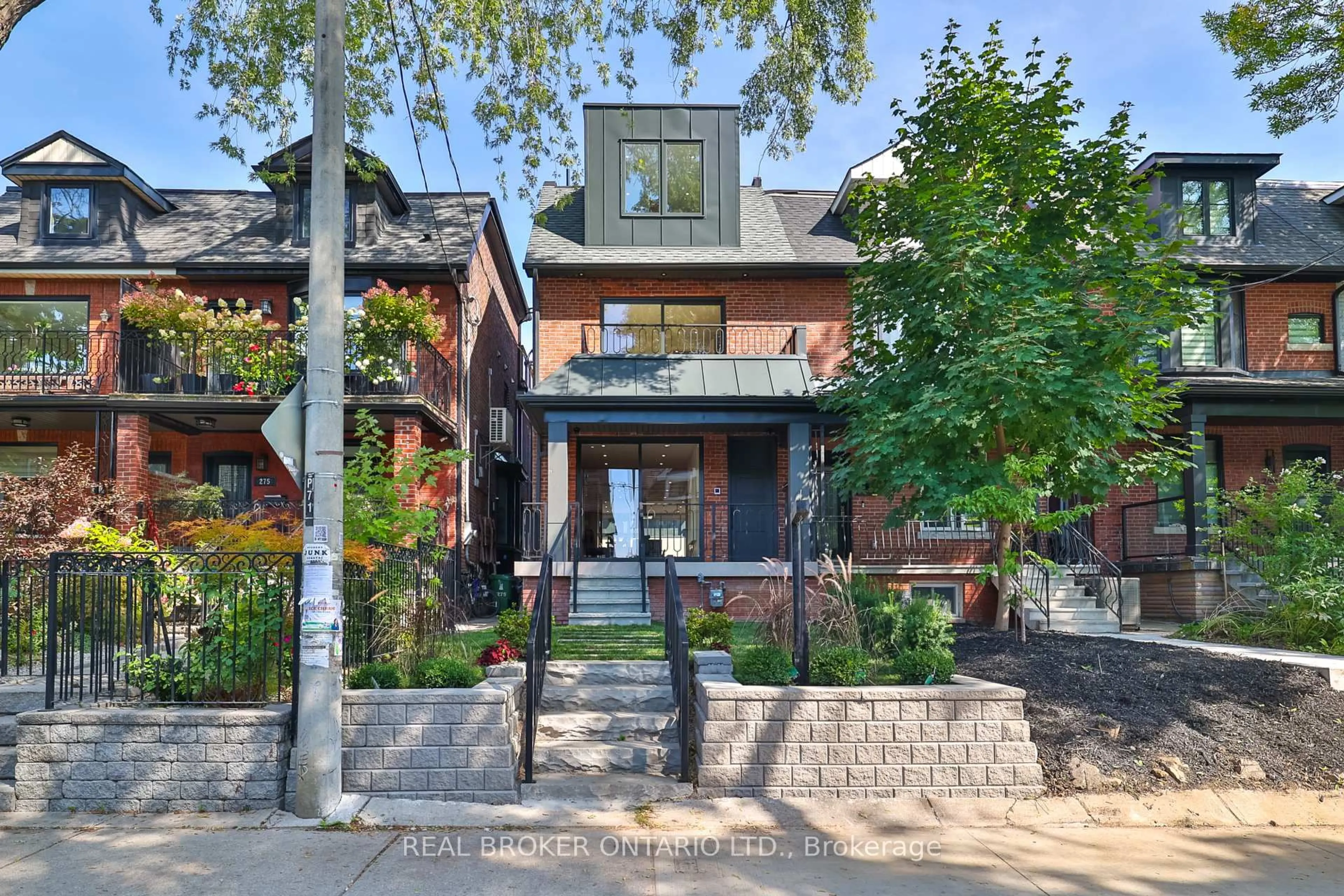 Home with brick exterior material, street for 273 Grace St, Toronto Ontario M6G 3A7