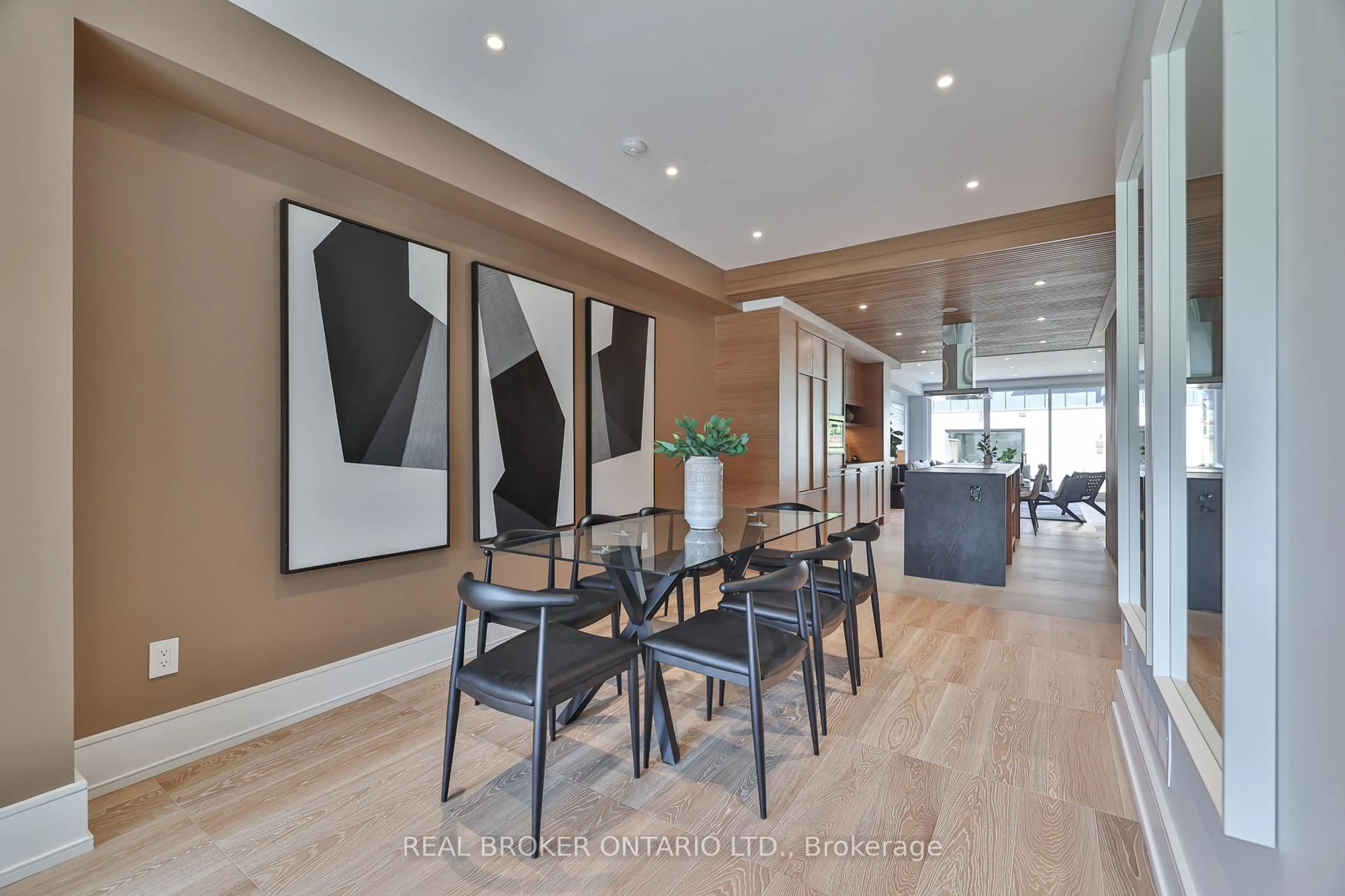 Dining room, wood/laminate floor for 273 Grace St, Toronto Ontario M6G 3A7
