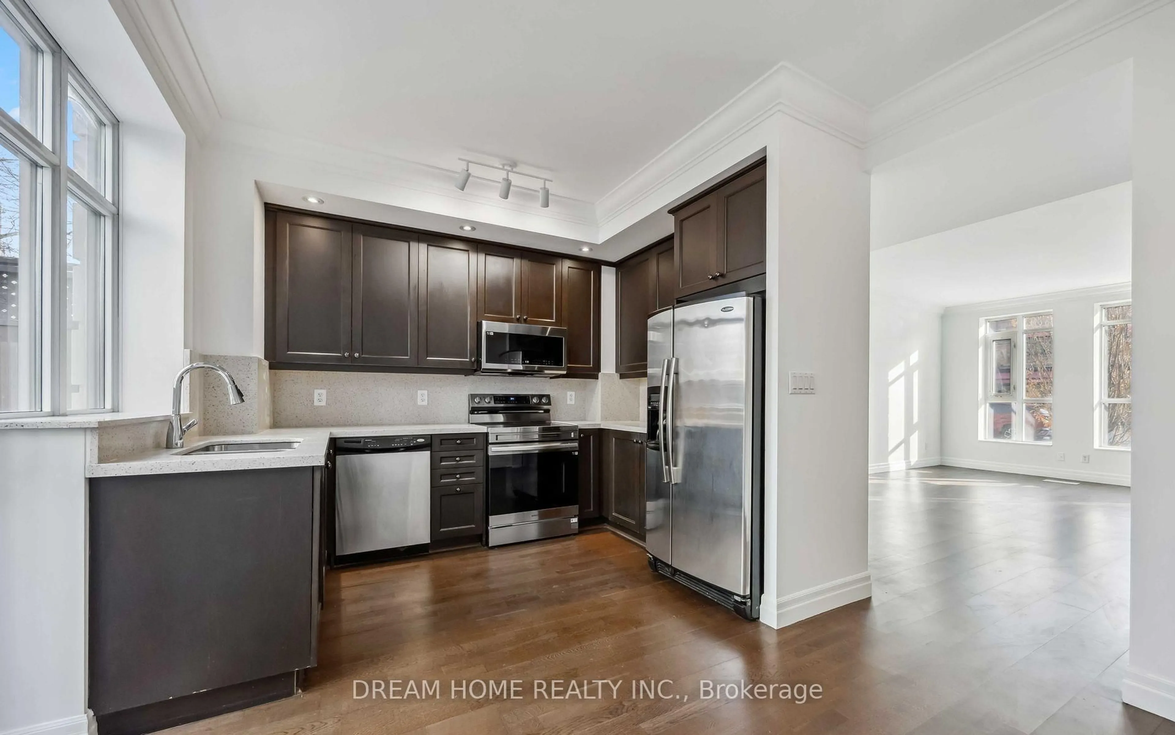 Unknown for 934 Mount Pleasant Rd, Toronto Ontario M4P 2L6