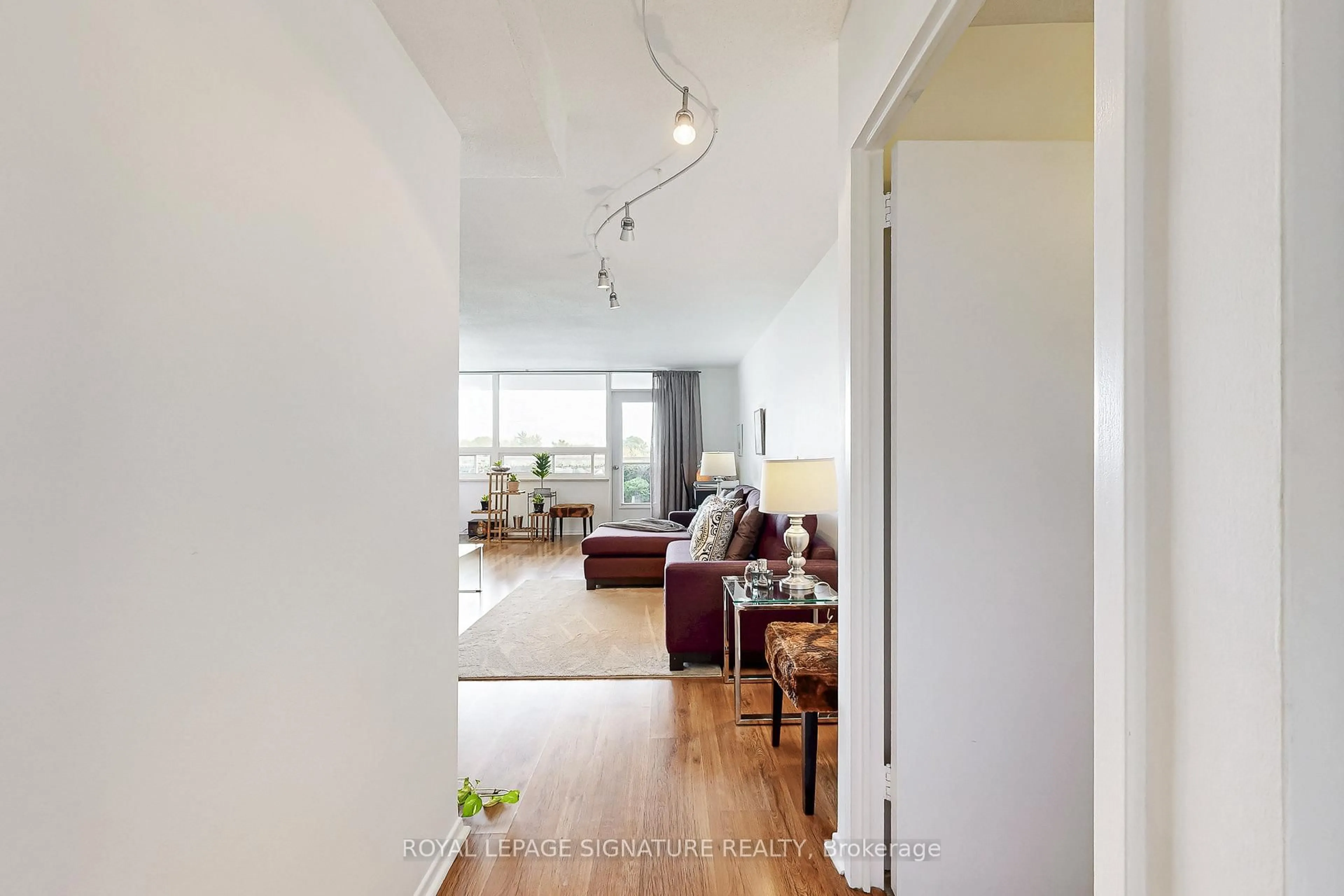 Indoor entryway for 1350 York Mills Rd #605, Toronto Ontario M3A 2A1