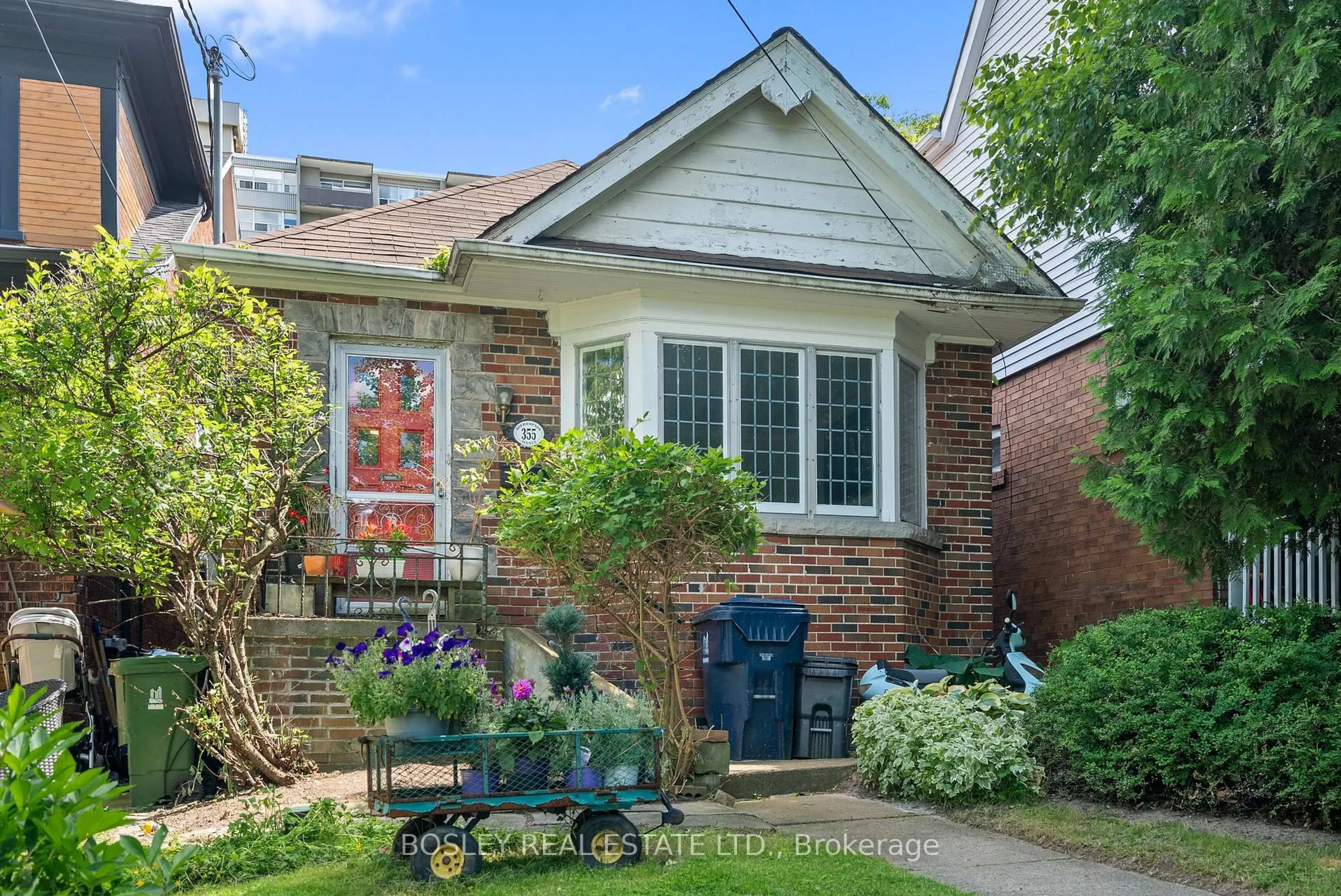 Home with brick exterior material, street for 355 Roehampton Ave, Toronto Ontario M4P 1S3