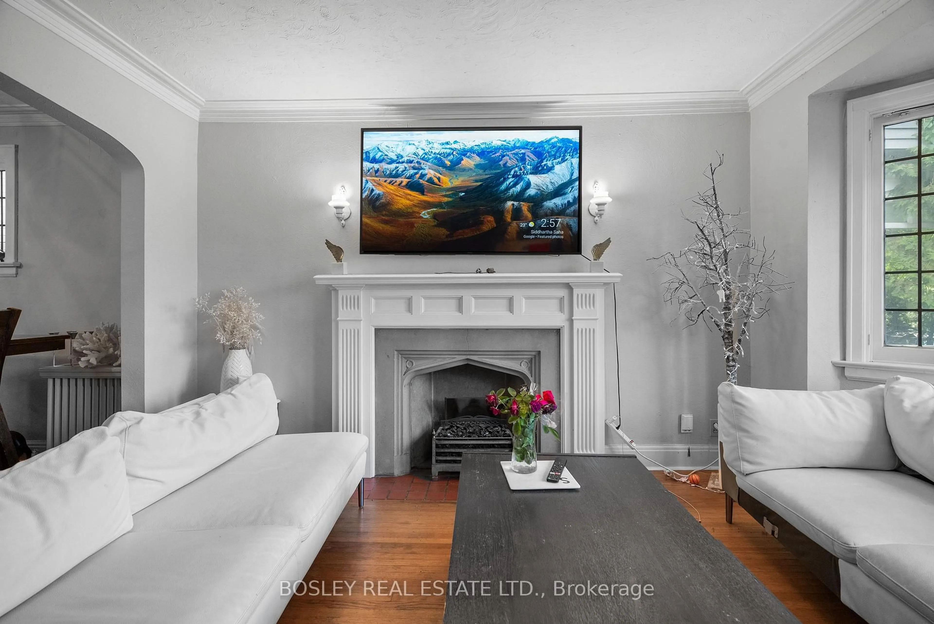 Home theater for 355 Roehampton Ave, Toronto Ontario M4P 1S3