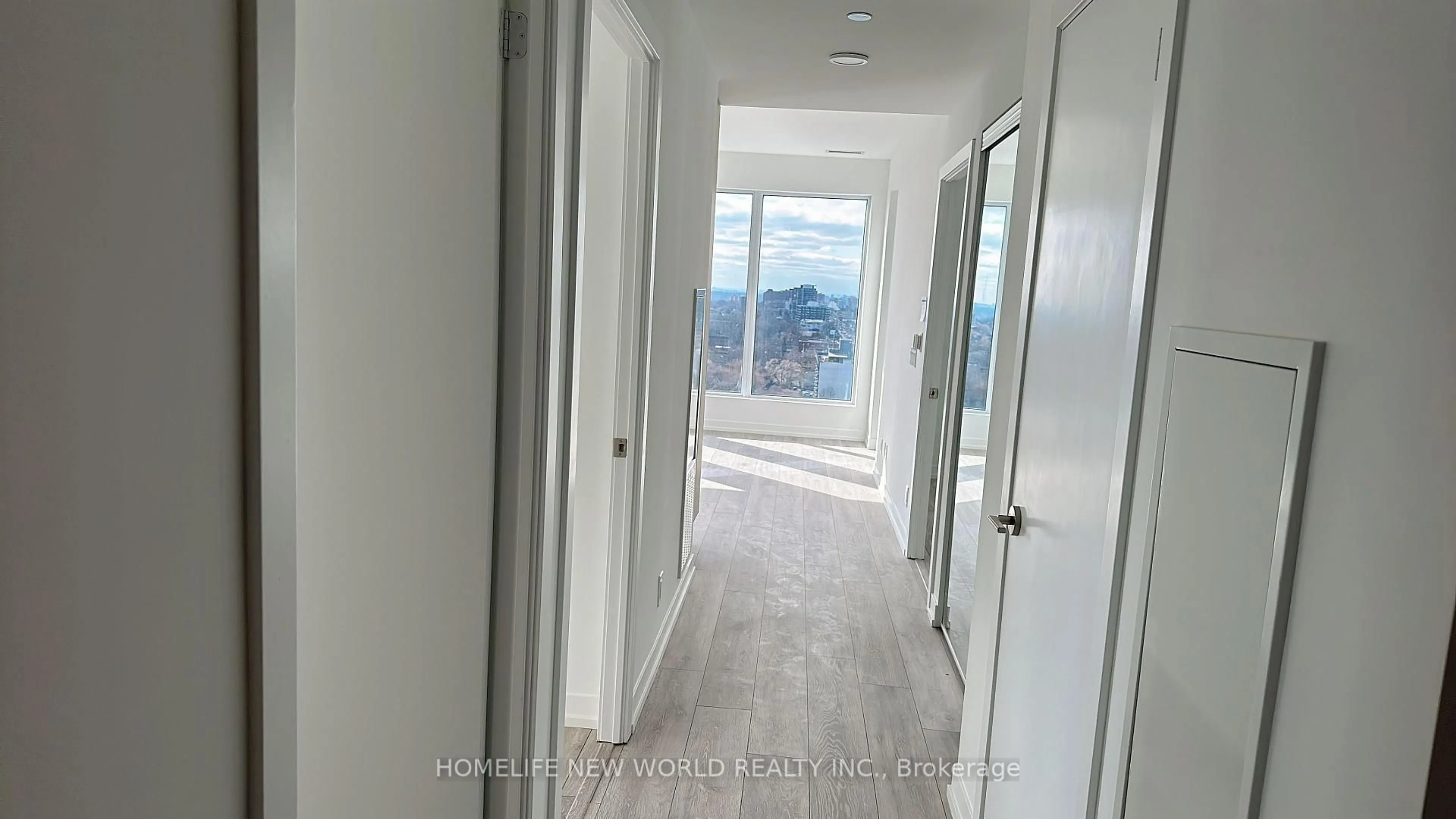 Unknown for 2020 Bathurst St #1621, Toronto Ontario M5P 0A6