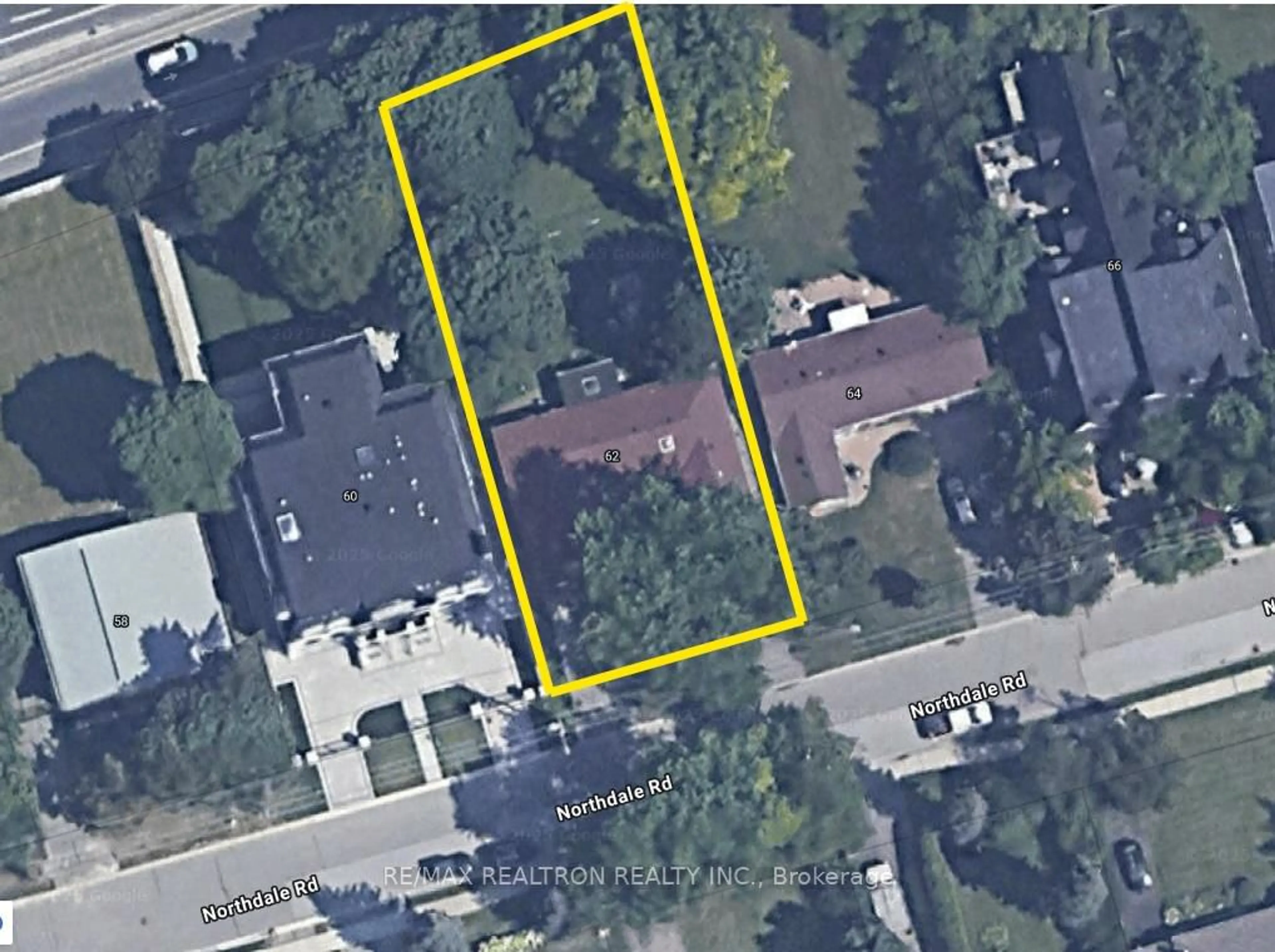 A pic from outside/outdoor area/front of a property/back of a property/a pic from drone, street for 62 Northdale Rd, Toronto Ontario M2L 2M1