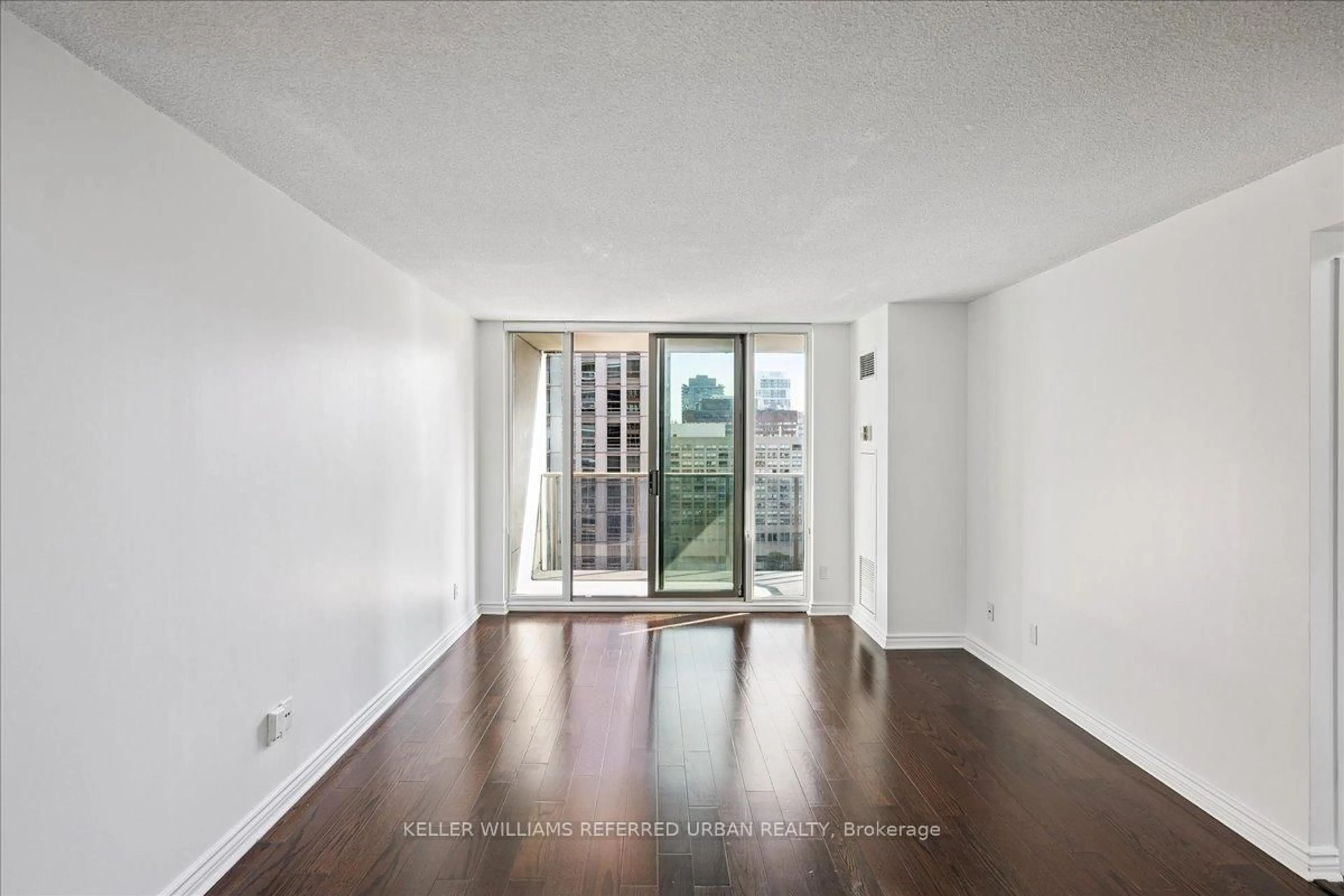 A pic of a room for 750 Bay St ##1911, Toronto Ontario M5G 1N6