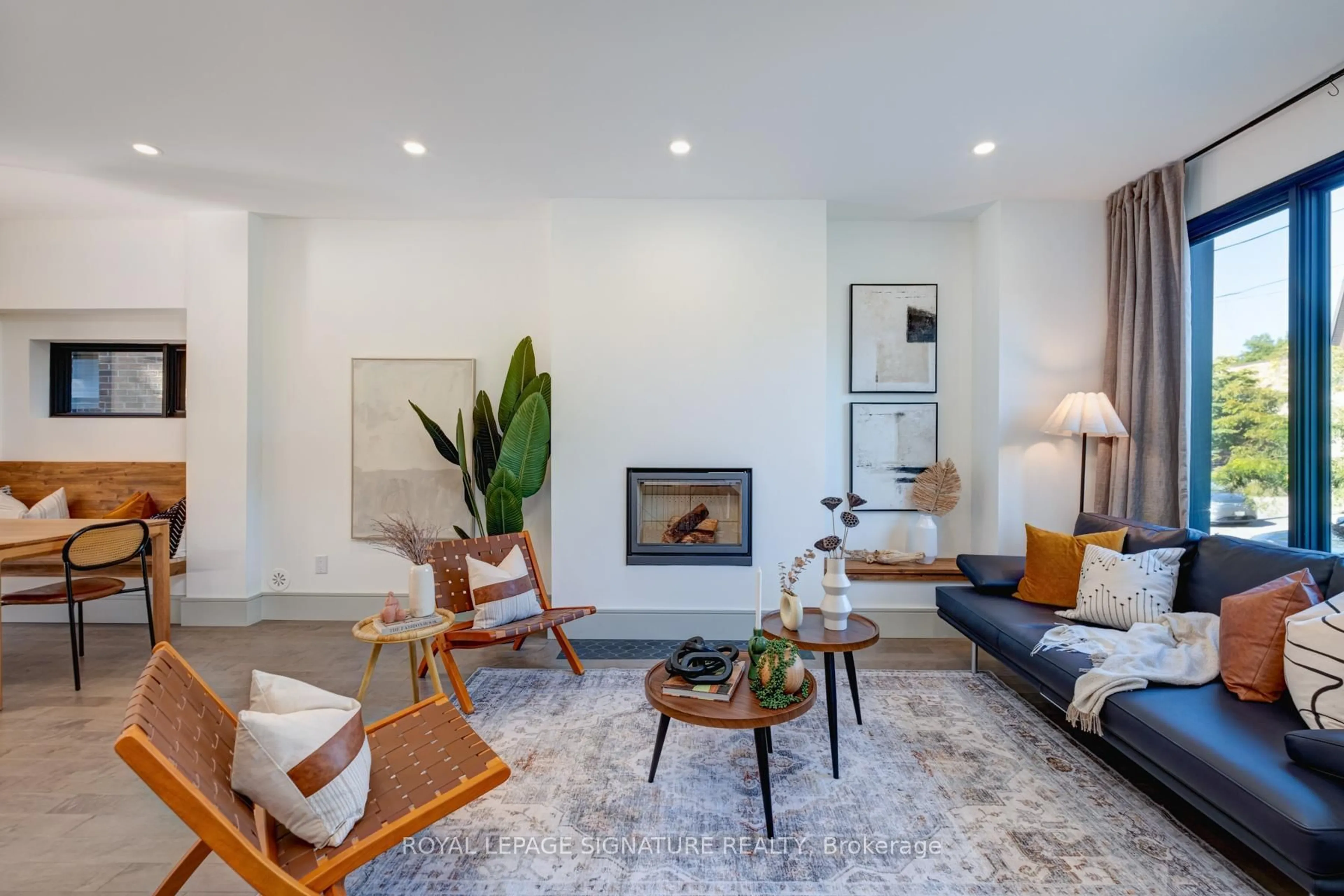 Living room with furniture, unknown for 6 Macnaughton Rd, Toronto Ontario M4G 3H4