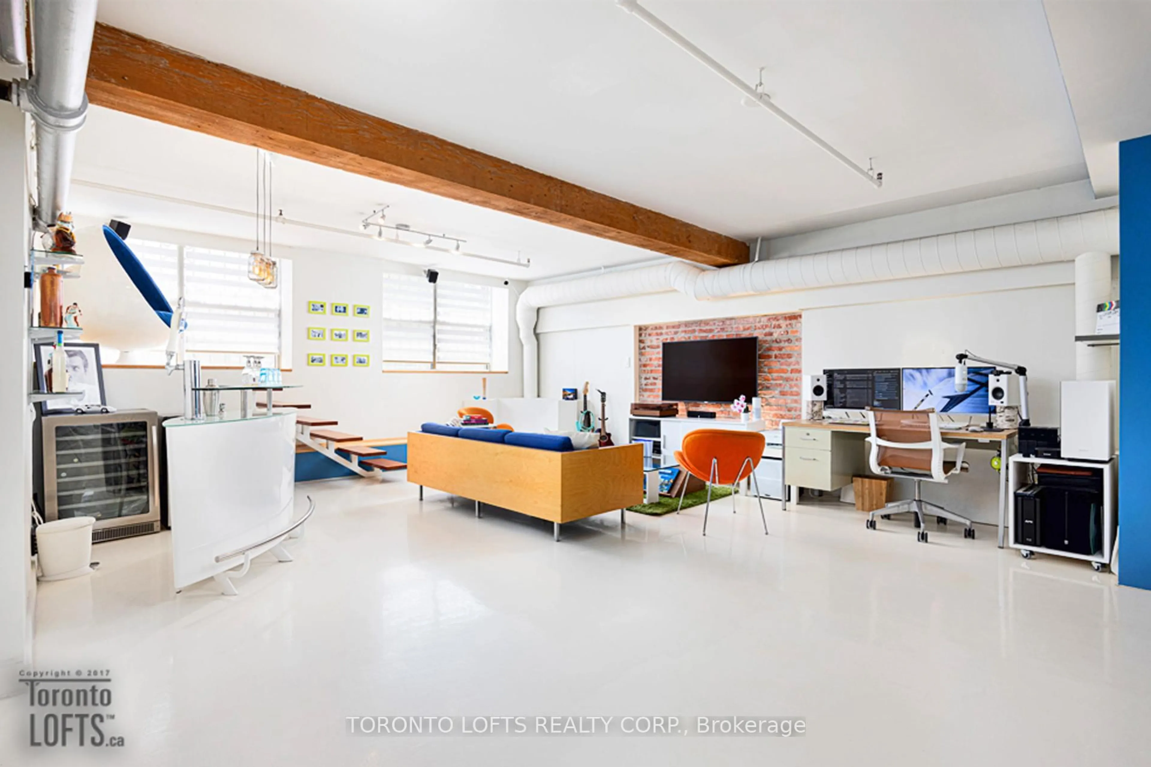 Unknown for 426 Queen St #A01, Toronto Ontario M5A 1T4