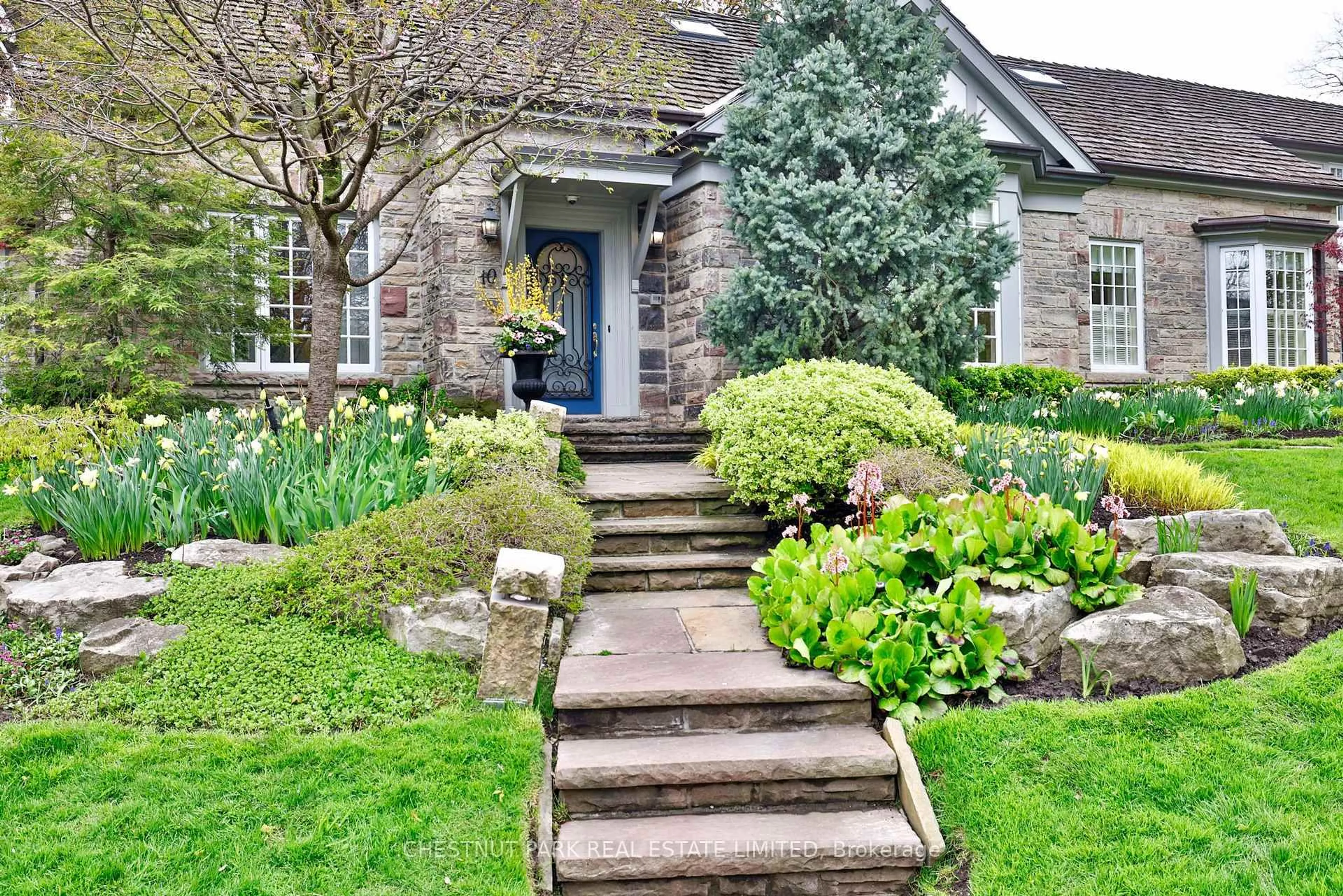 Unknown for 10 Weybourne Cres, Toronto Ontario M4N 2R3