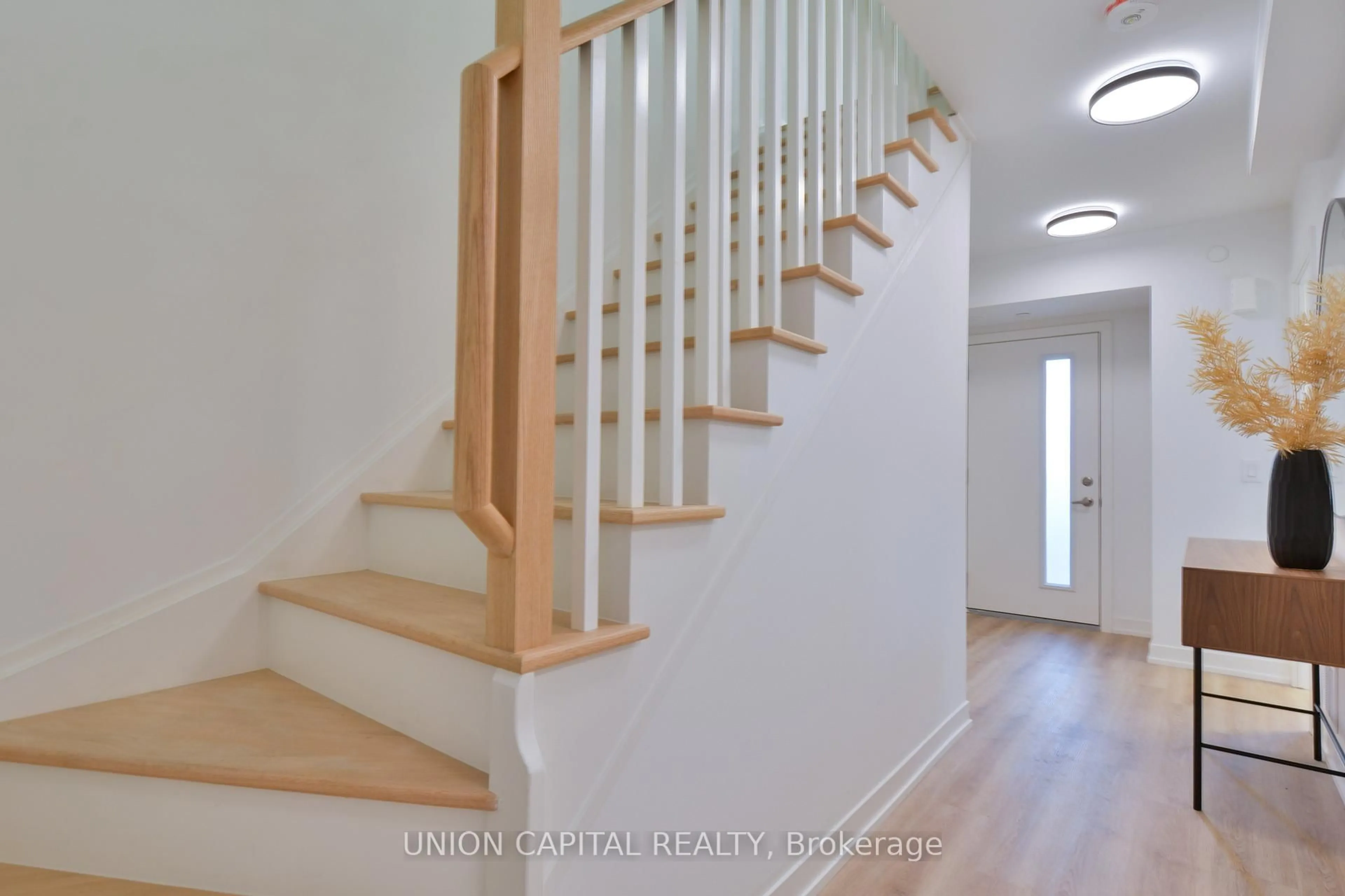 Stairs for 48 Case Ootes Dr, Toronto Ontario M4A 1C5
