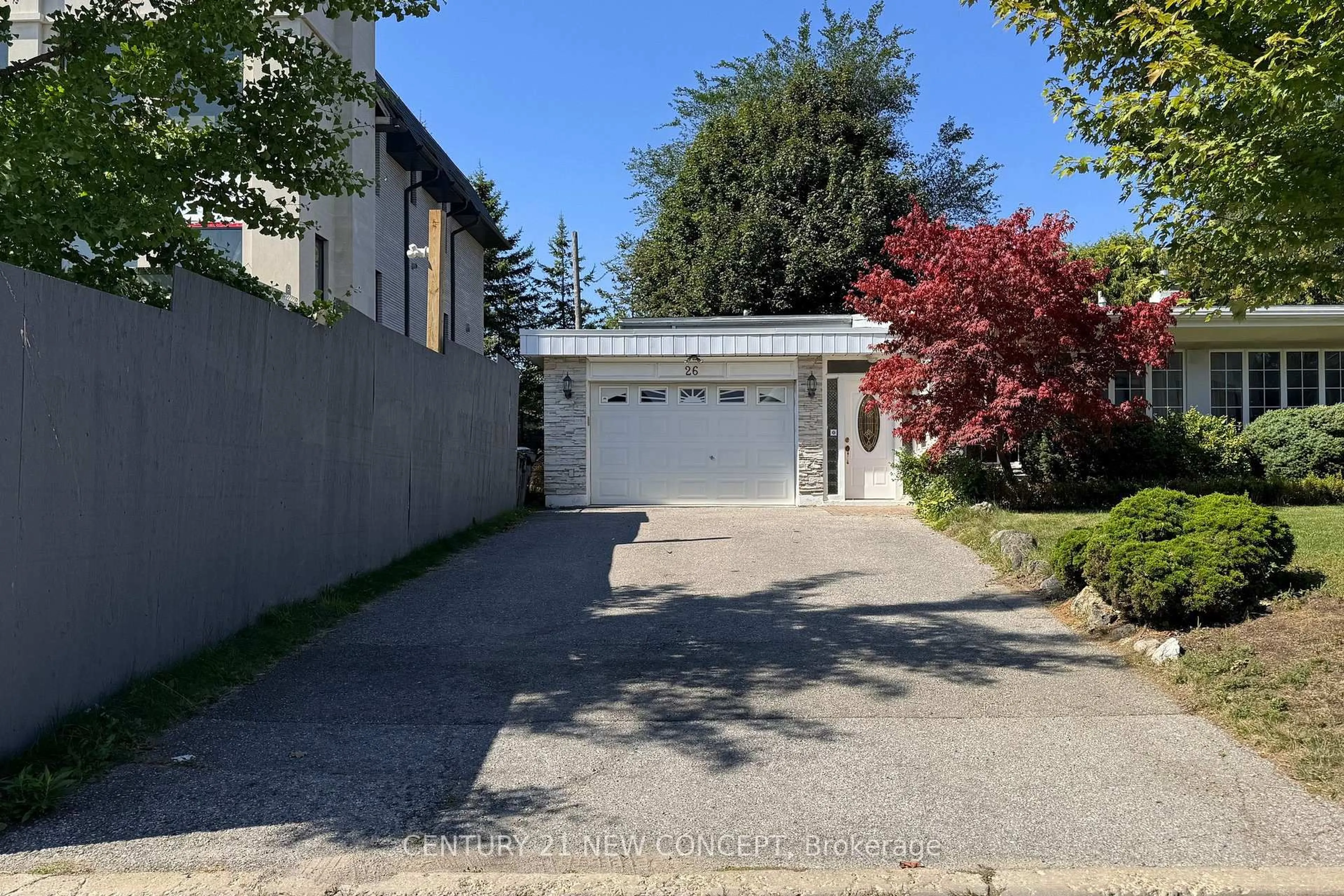 A pic from outside/outdoor area/front of a property/back of a property/a pic from drone, street for 26 Larkfield Dr, Toronto Ontario M3B 2H1