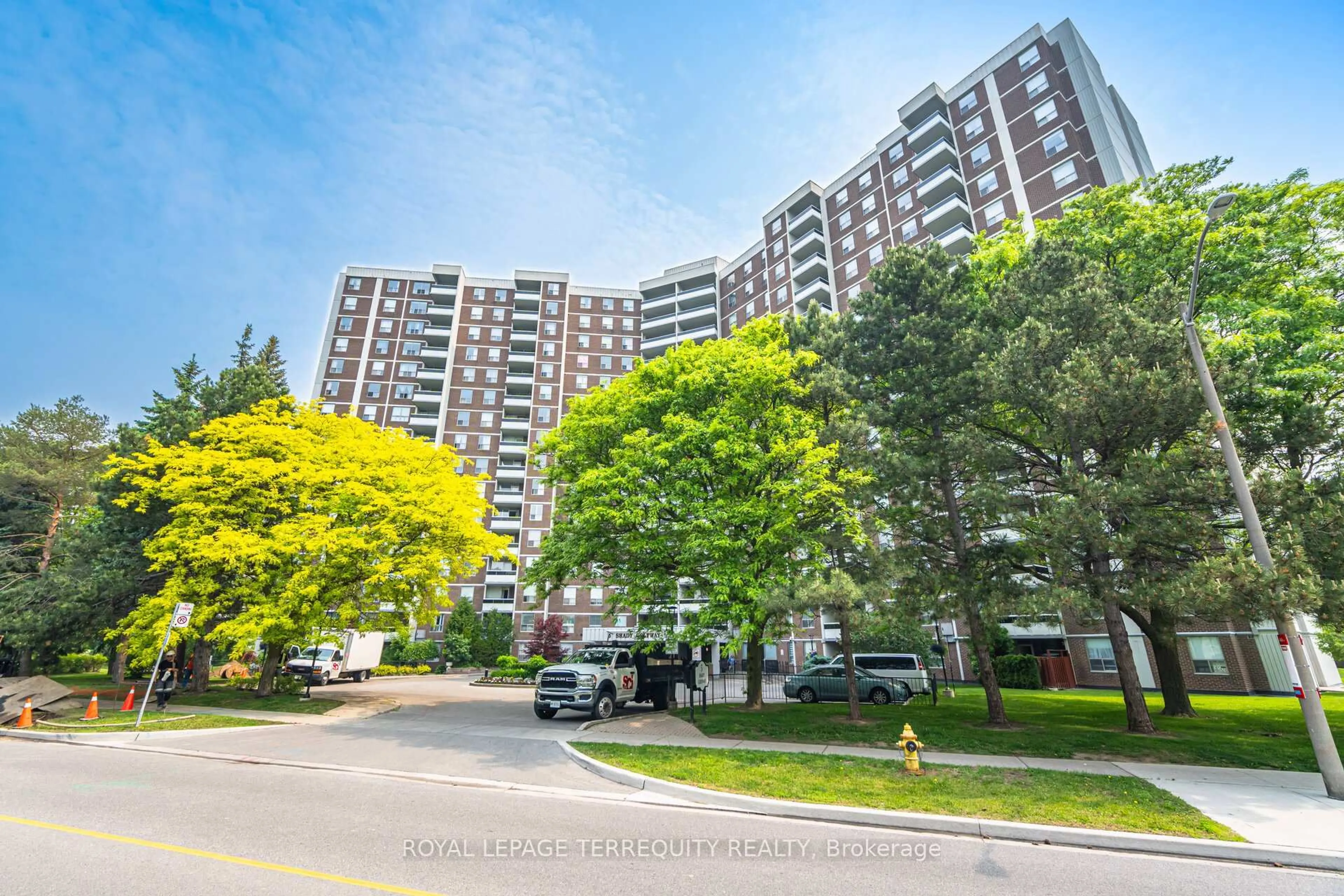 A pic from outside/outdoor area/front of a property/back of a property/a pic from drone, street for 5 Shady Golfway #904, Toronto Ontario M3C 3A5