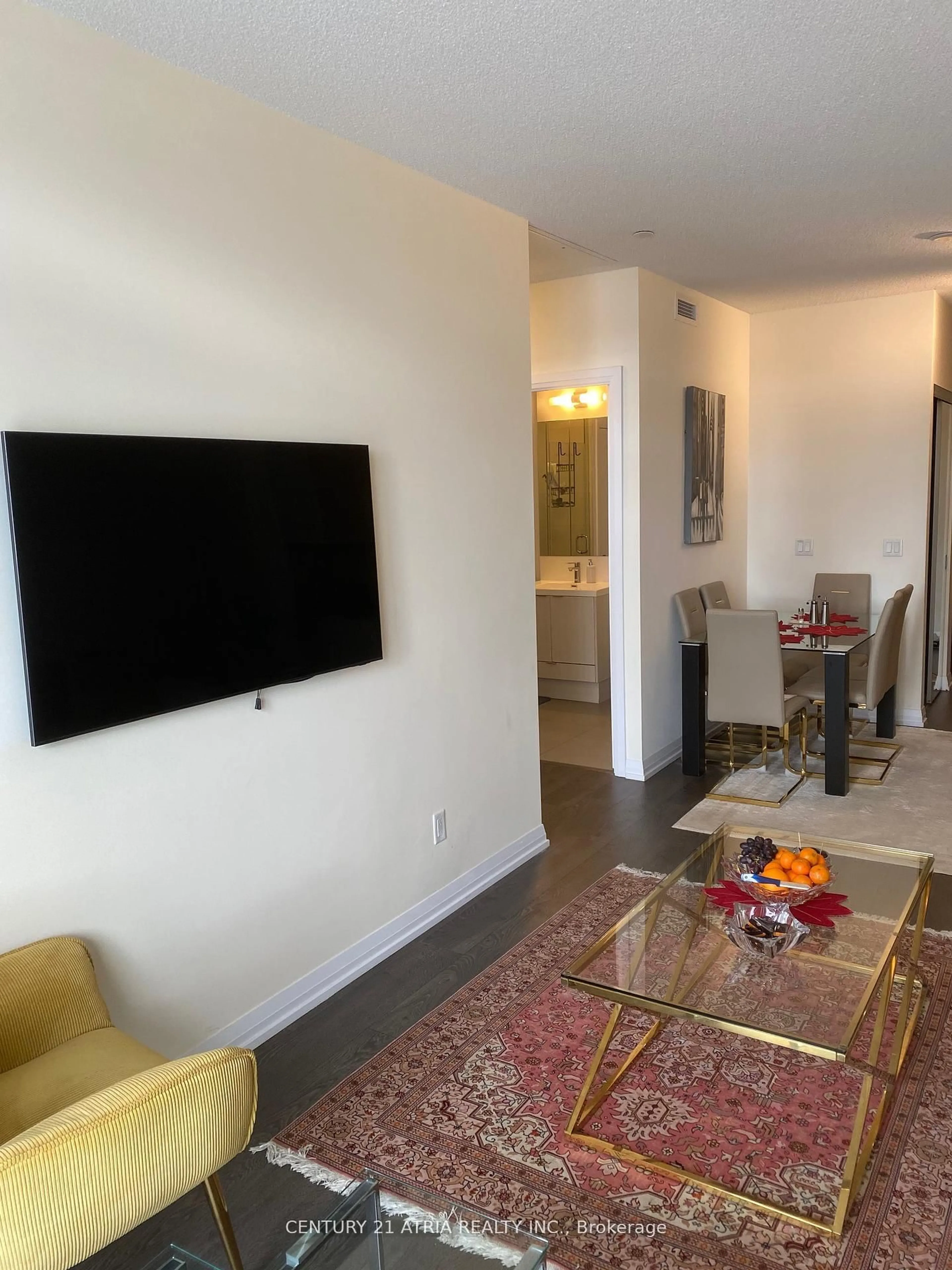 A pic of a room for 101 Erskine Ave #512, Toronto Ontario M4P 1Y5