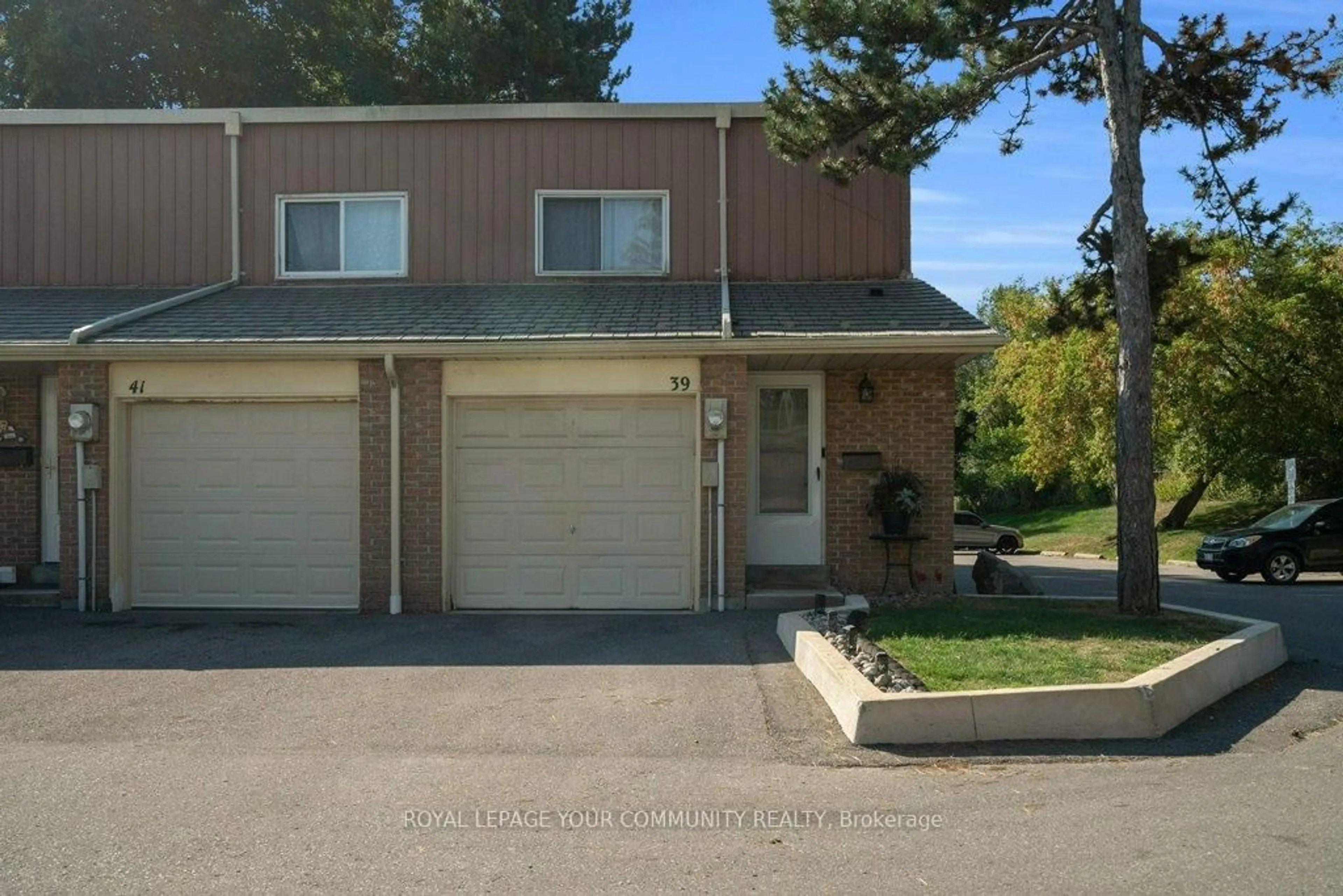 Unknown for 39 Pepper Vineway, Toronto Ontario M2J 4J7