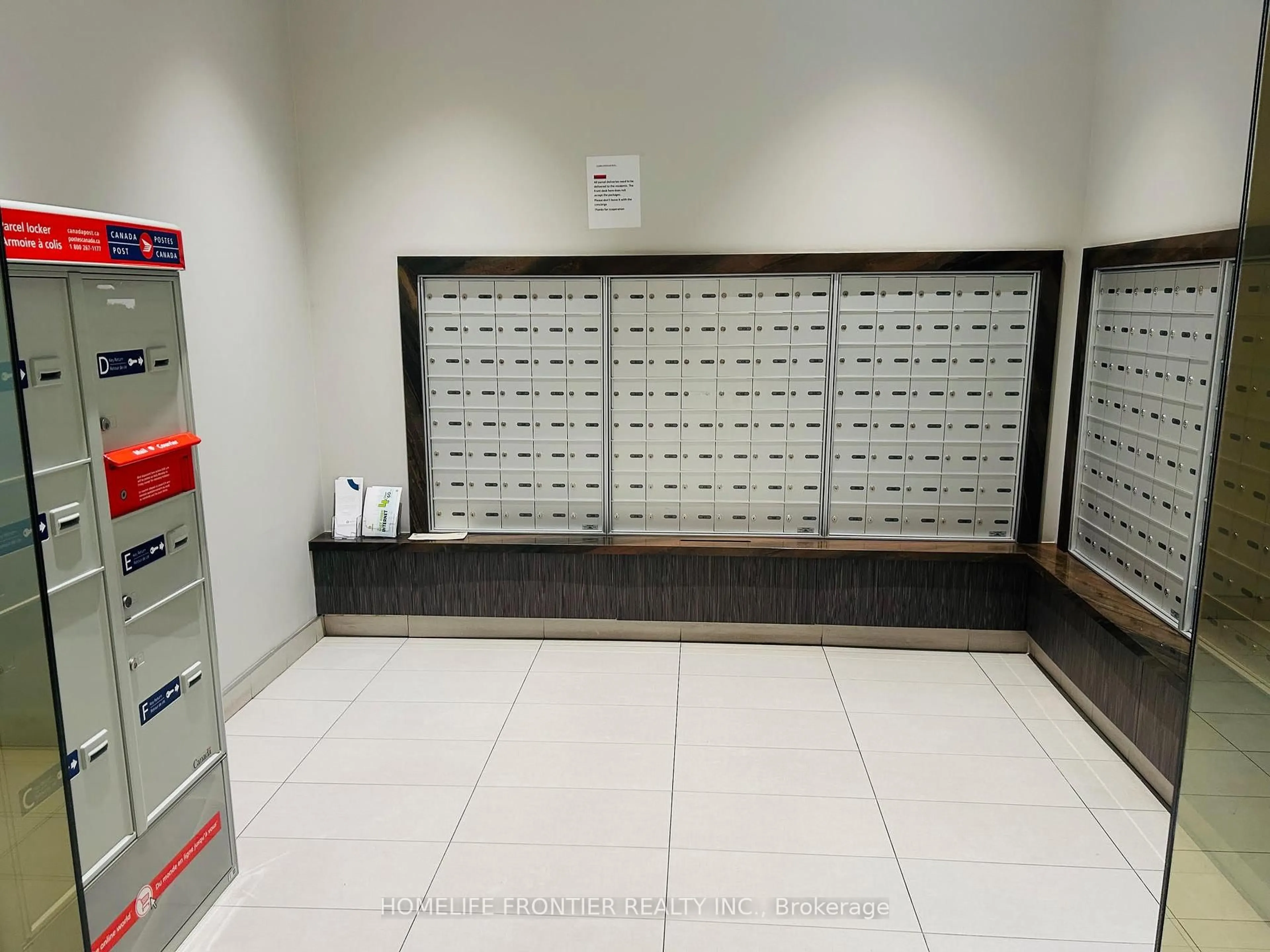Indoor foyer for 128 Fairview Mall Dr #409, Toronto Ontario M2J 0E8