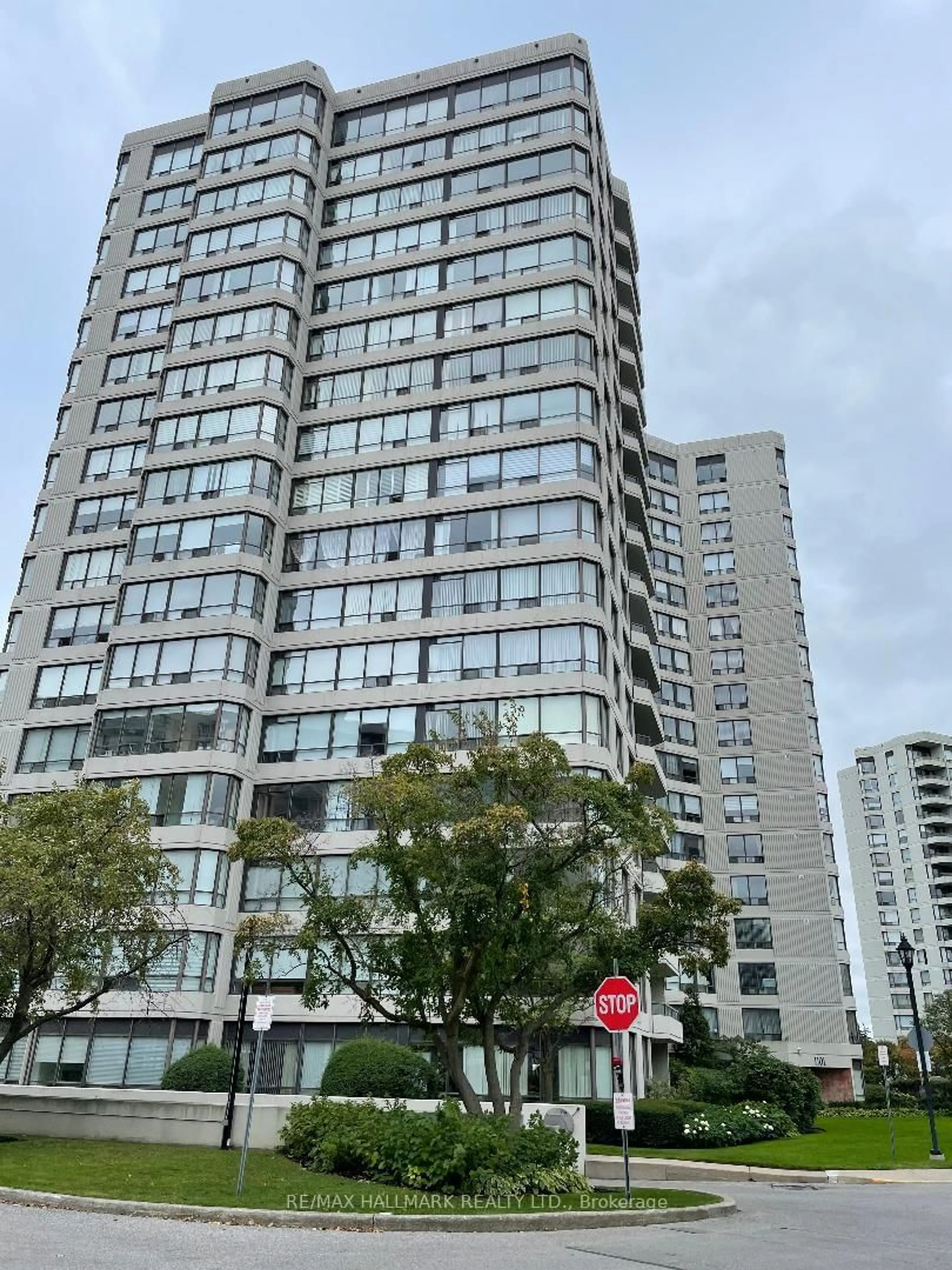 Unknown for 1101 Steeles Ave #209, Toronto Ontario M2R 3W5