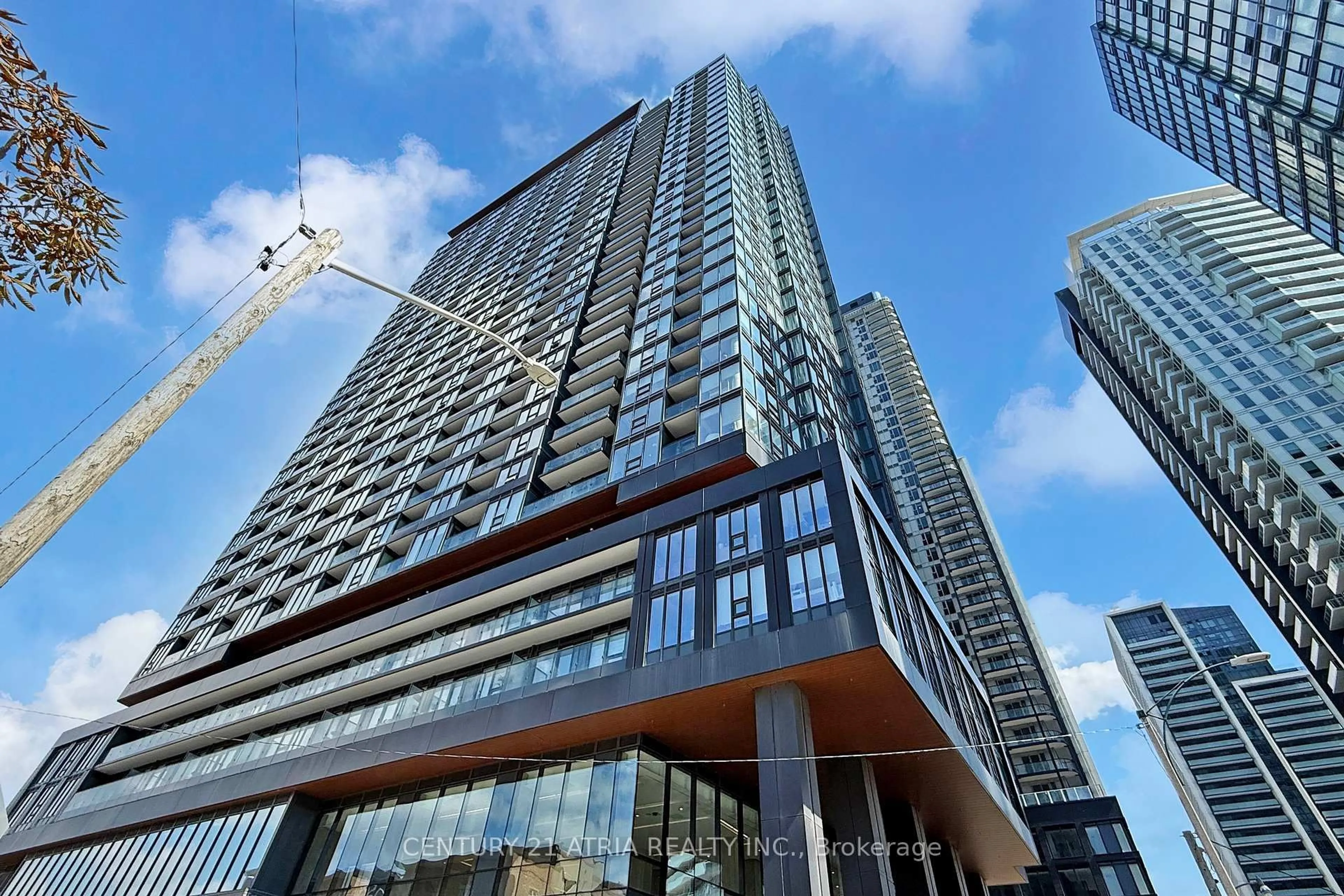 Indoor foyer for 19 Western Battery Rd #1618, Toronto Ontario M6K 3S4