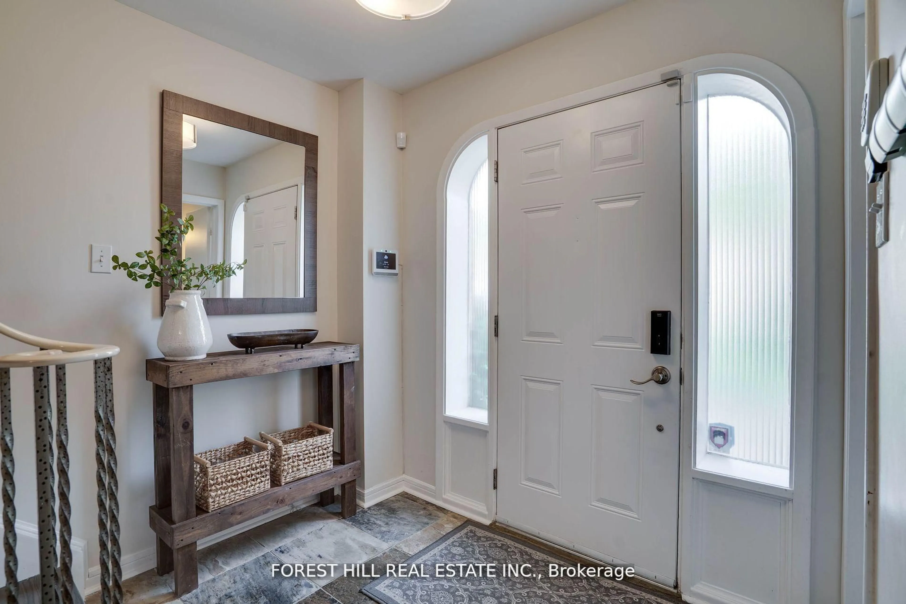 Indoor entryway for 11 Scenic Mill Way, Toronto Ontario M2L 1S4