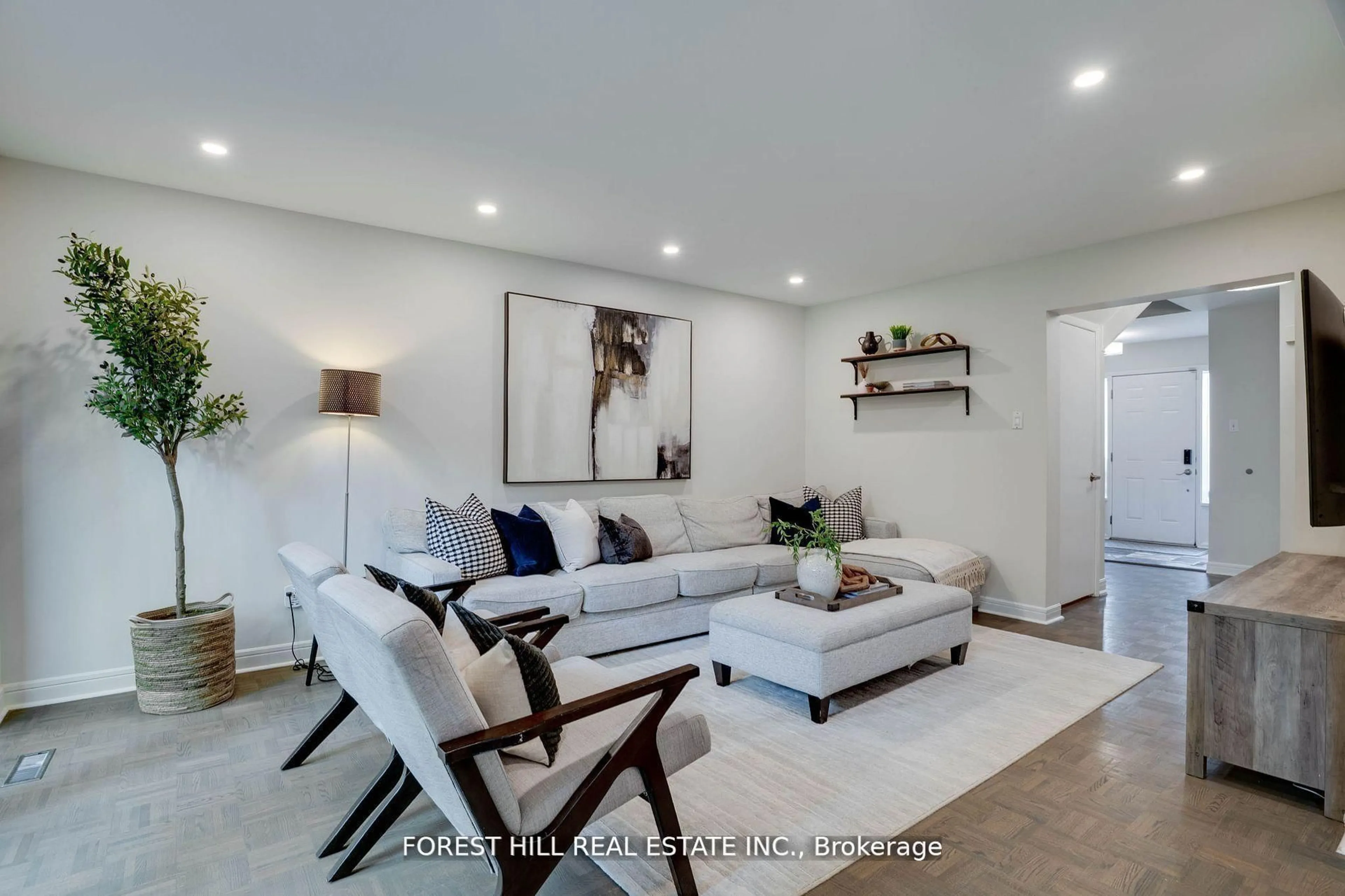 Living room with furniture, unknown for 11 Scenic Mill Way, Toronto Ontario M2L 1S4