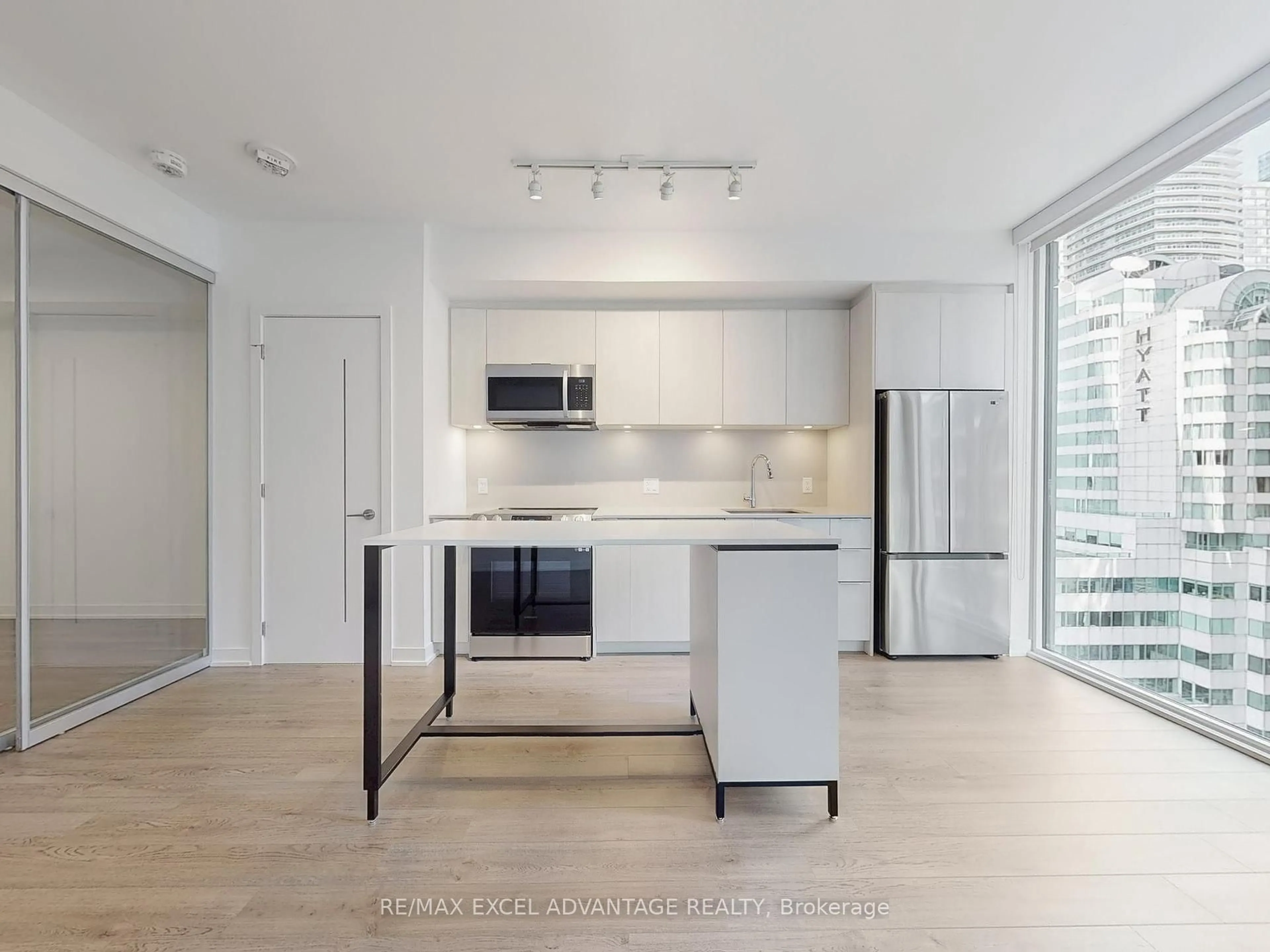 Open concept kitchen, unknown for 357 King St #1206, Toronto Ontario M5V 0S7