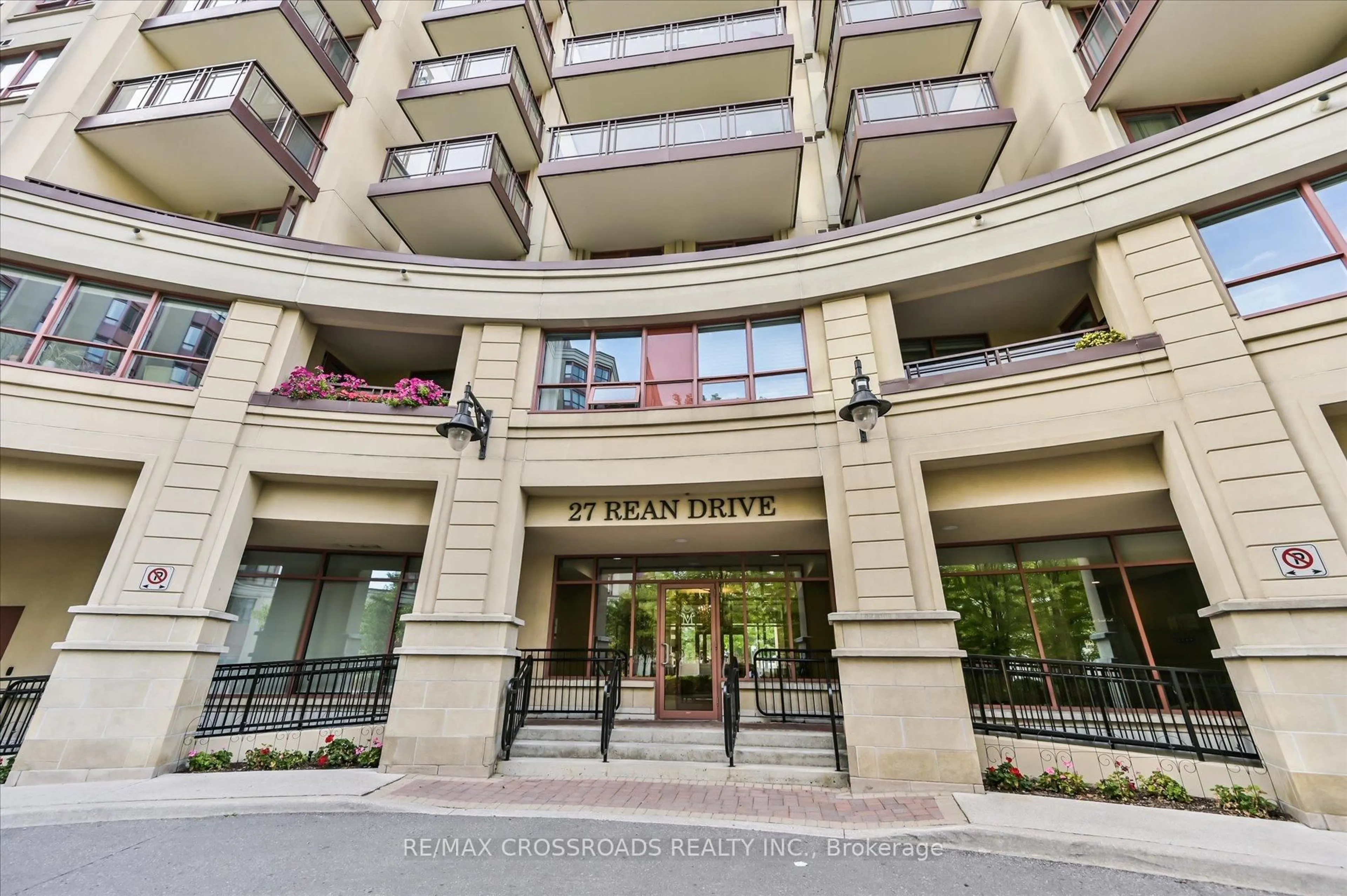 Indoor foyer for 27 REAN Dr #518, Toronto Ontario M2K 0A6