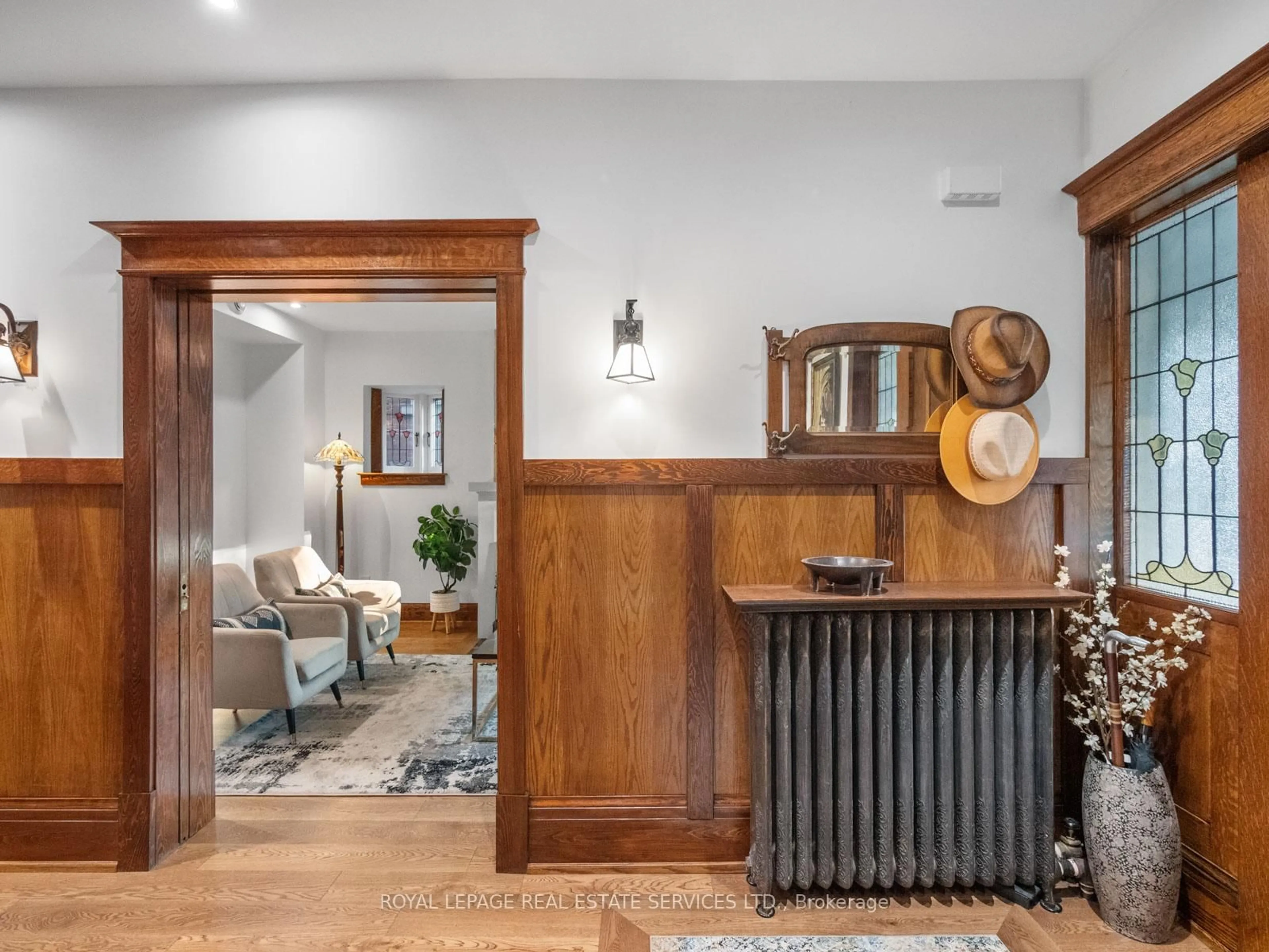Indoor entryway for 303 Rusholme Rd, Toronto Ontario M6H 2Y9