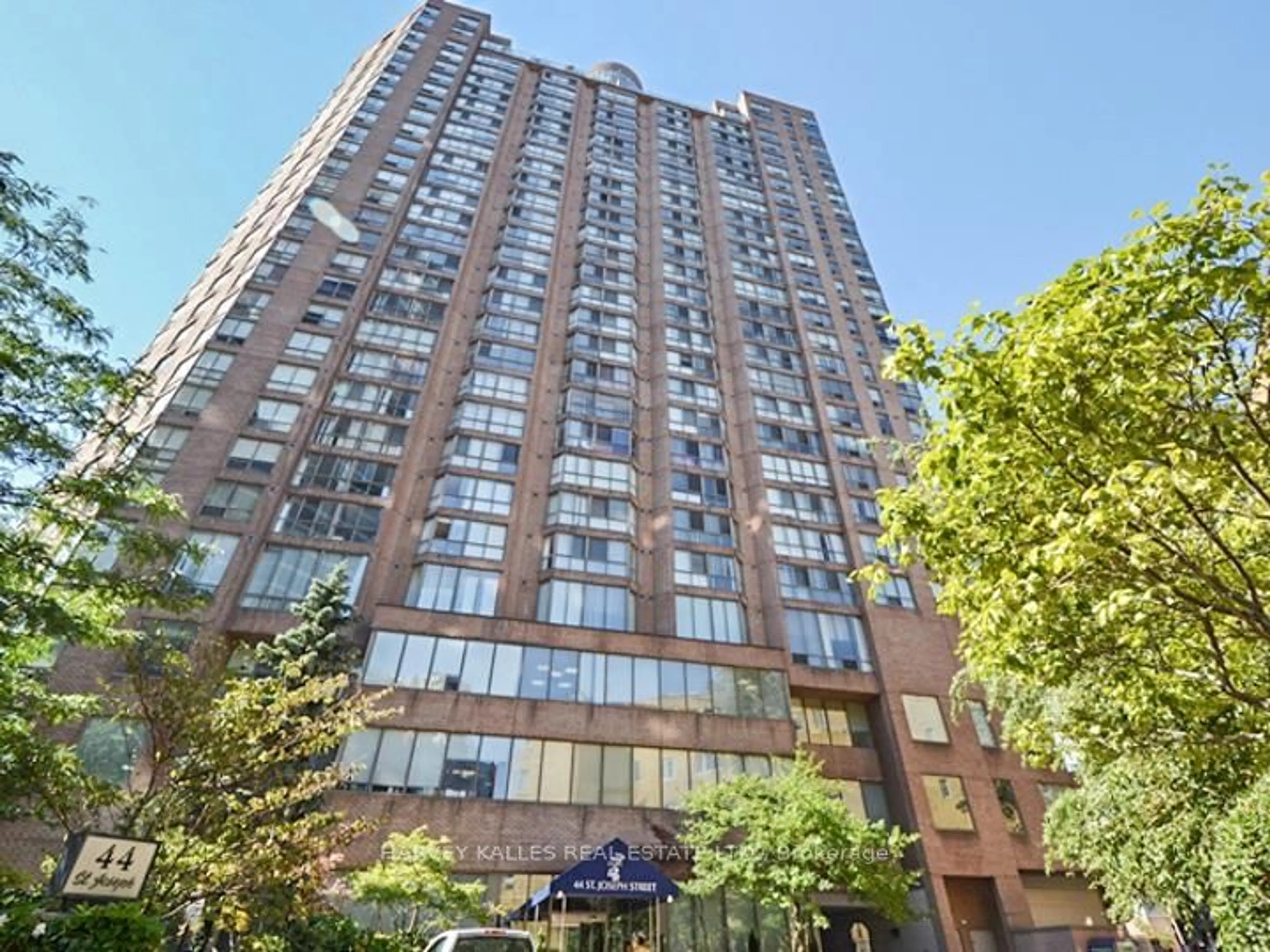 Indoor foyer for 44 St Joseph St #1103, Toronto Ontario M4Y 2W4