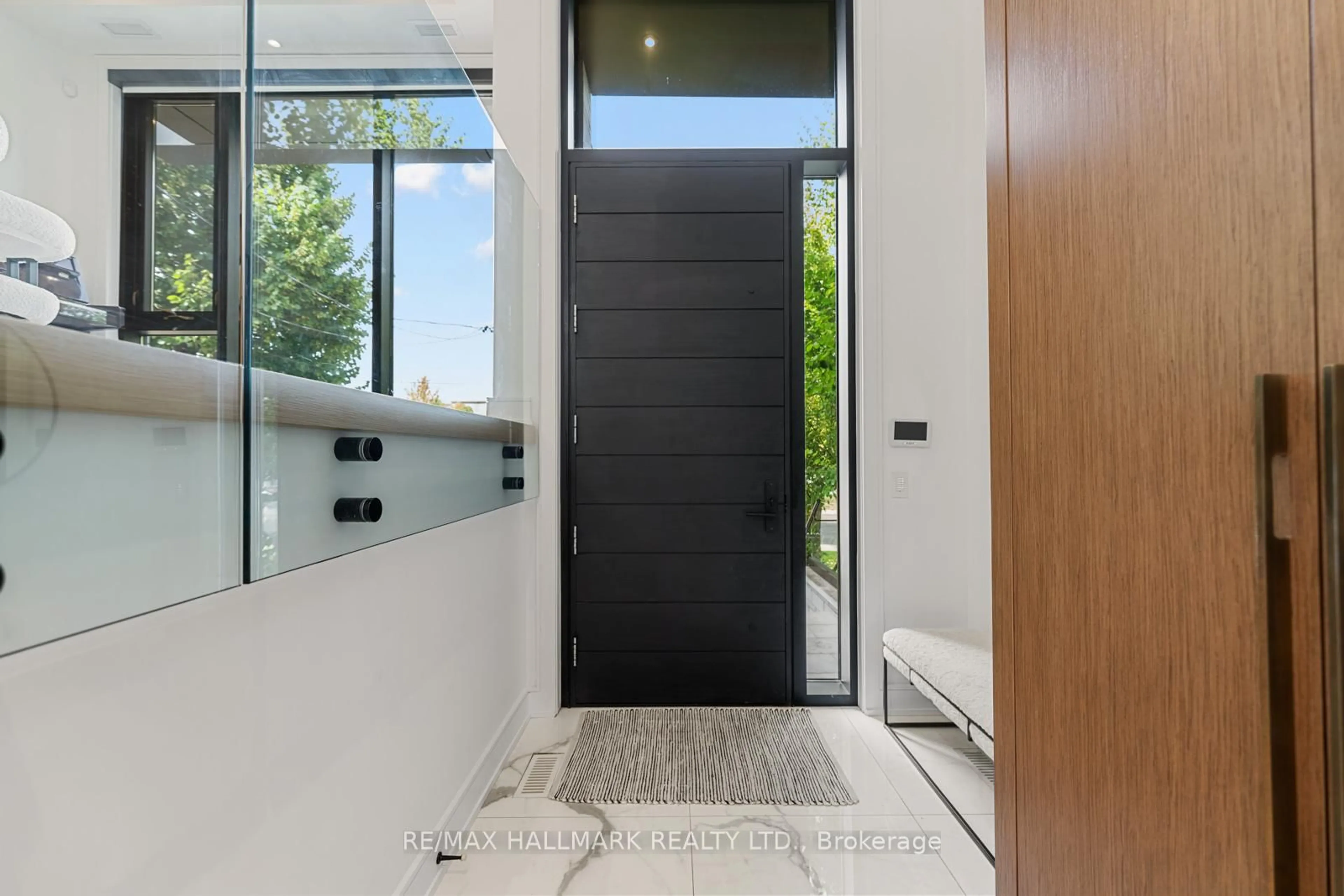 Indoor entryway for 245 Brookdale Ave, Toronto Ontario M5M 1P6