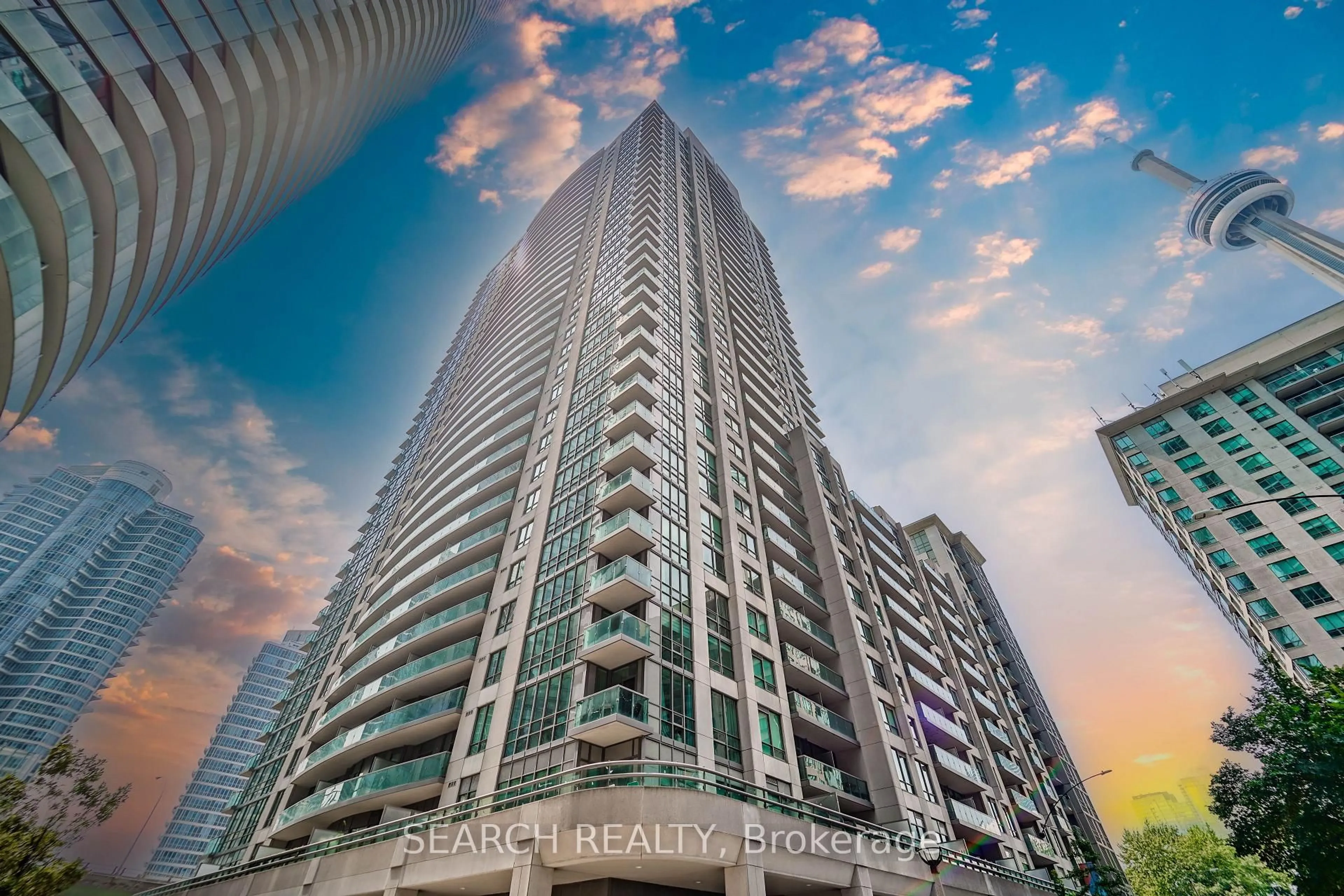 Indoor foyer for 19 Grand Trunk Cres #201, Toronto Ontario M5J 3A3