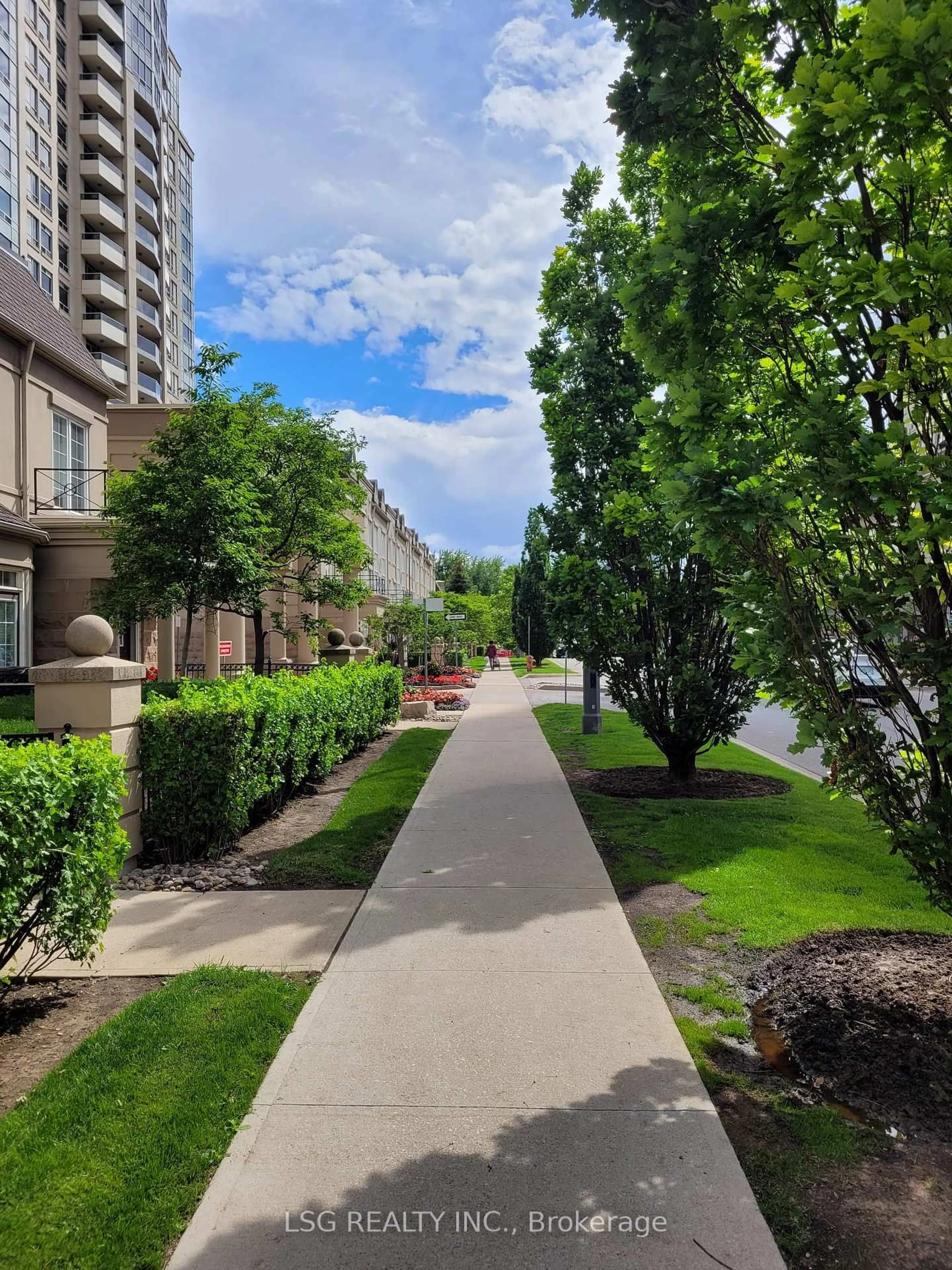 Patio, street for 8 Rean Dr #906, Toronto Ontario M2K 3B9