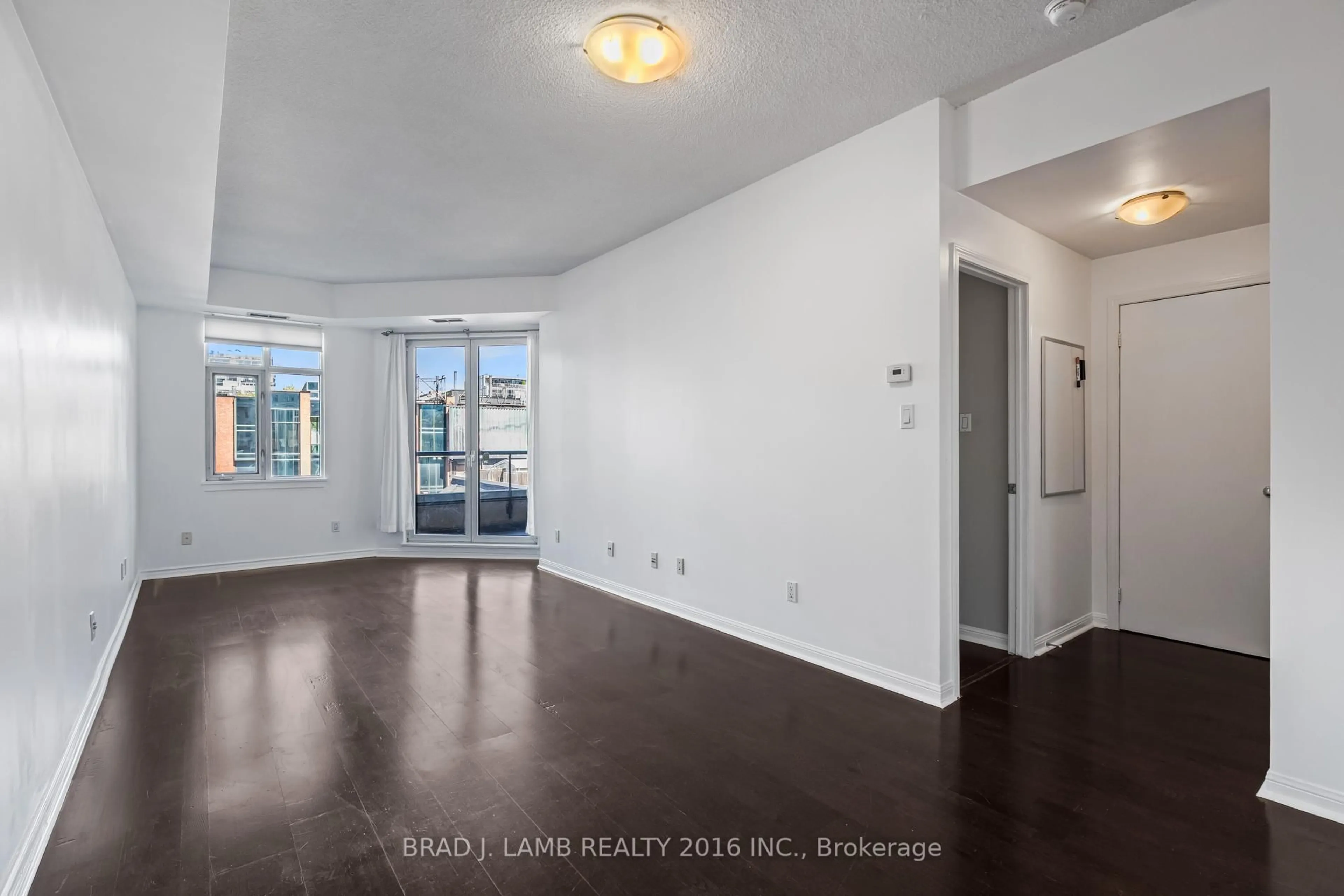 A pic of a room for 550 Front St #428, Toronto Ontario M5V 3N5