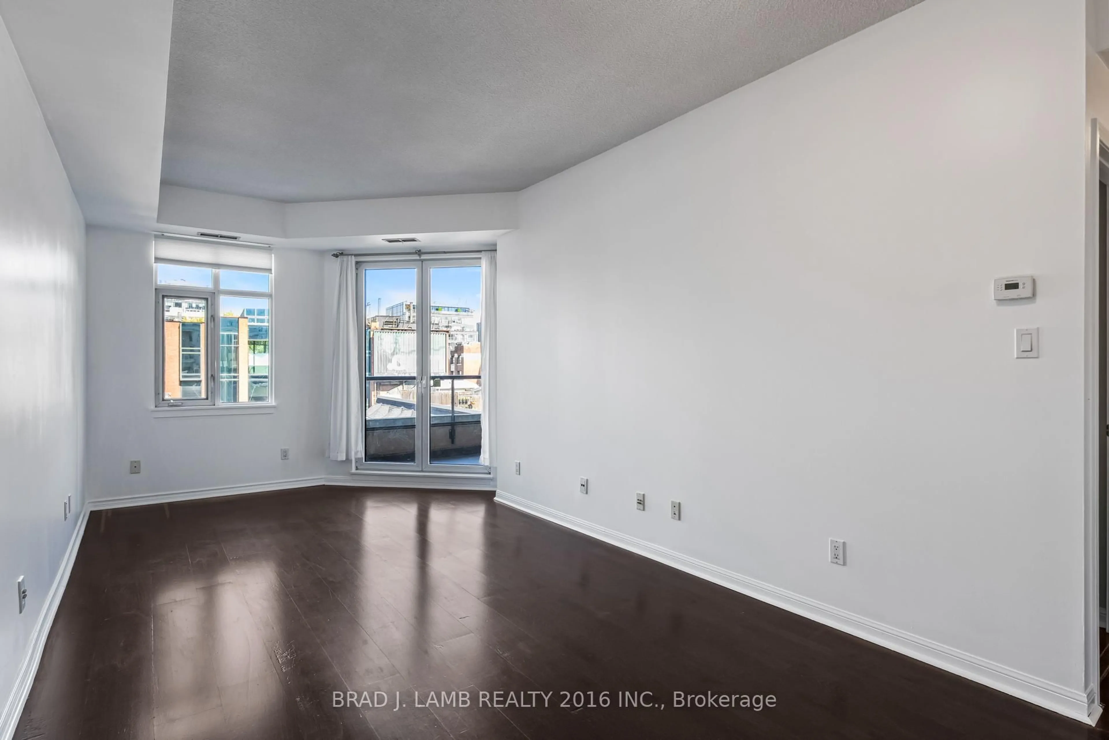 A pic of a room for 550 Front St #428, Toronto Ontario M5V 3N5