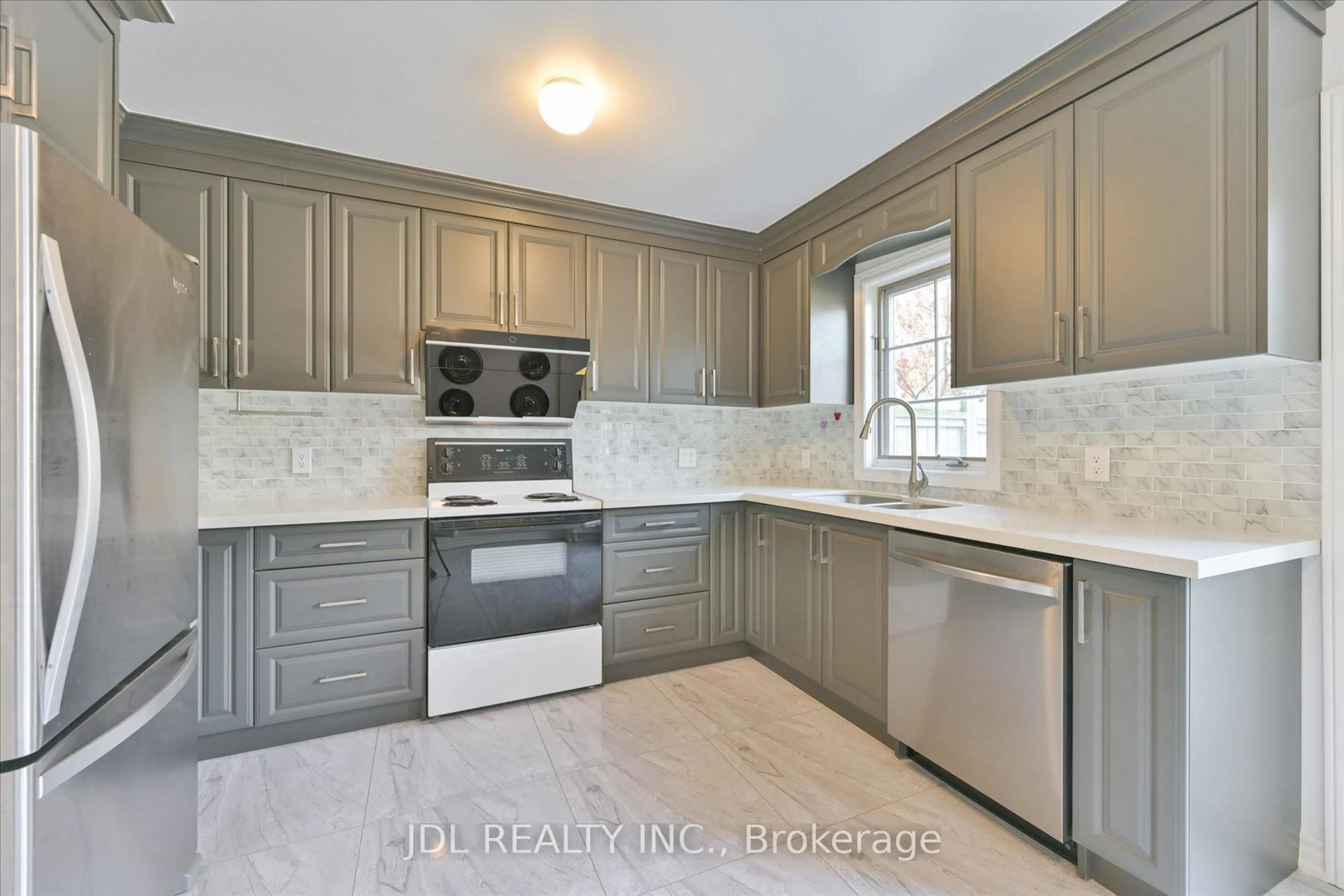 Unknown for 3036 Bayview Ave #Unit I, Toronto Ontario M2N 5L2