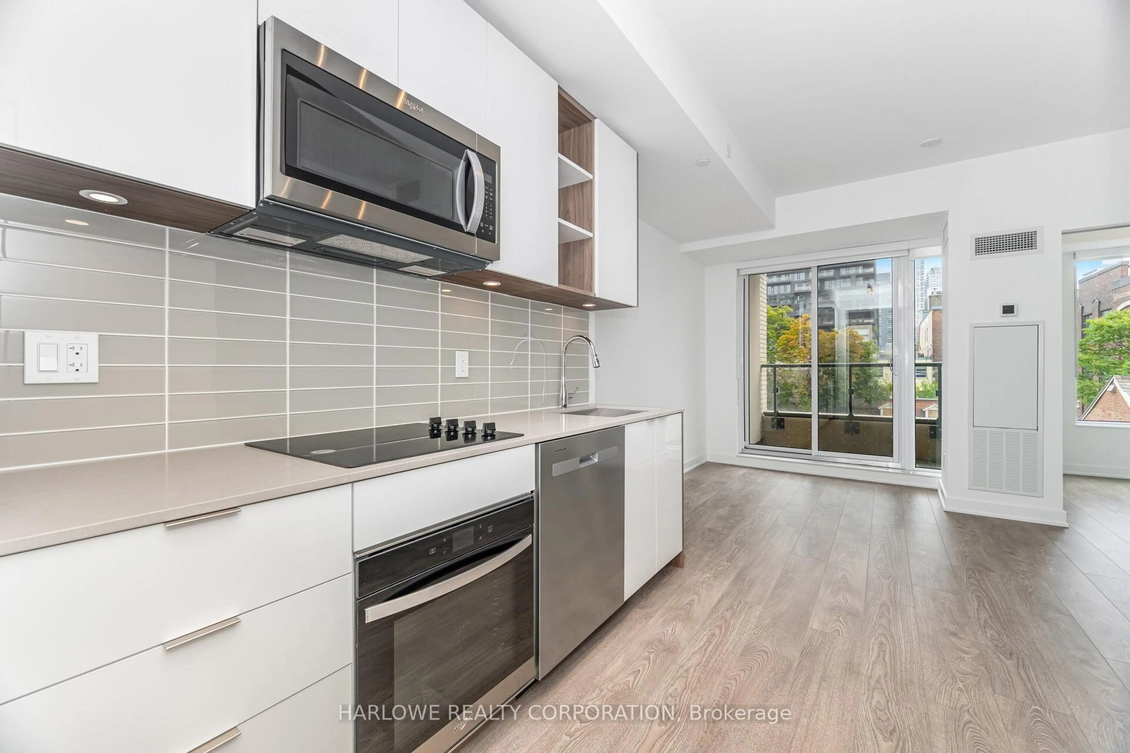 Standard kitchen, unknown for 543 Richmond St #320, Toronto Ontario M5V 1Y6