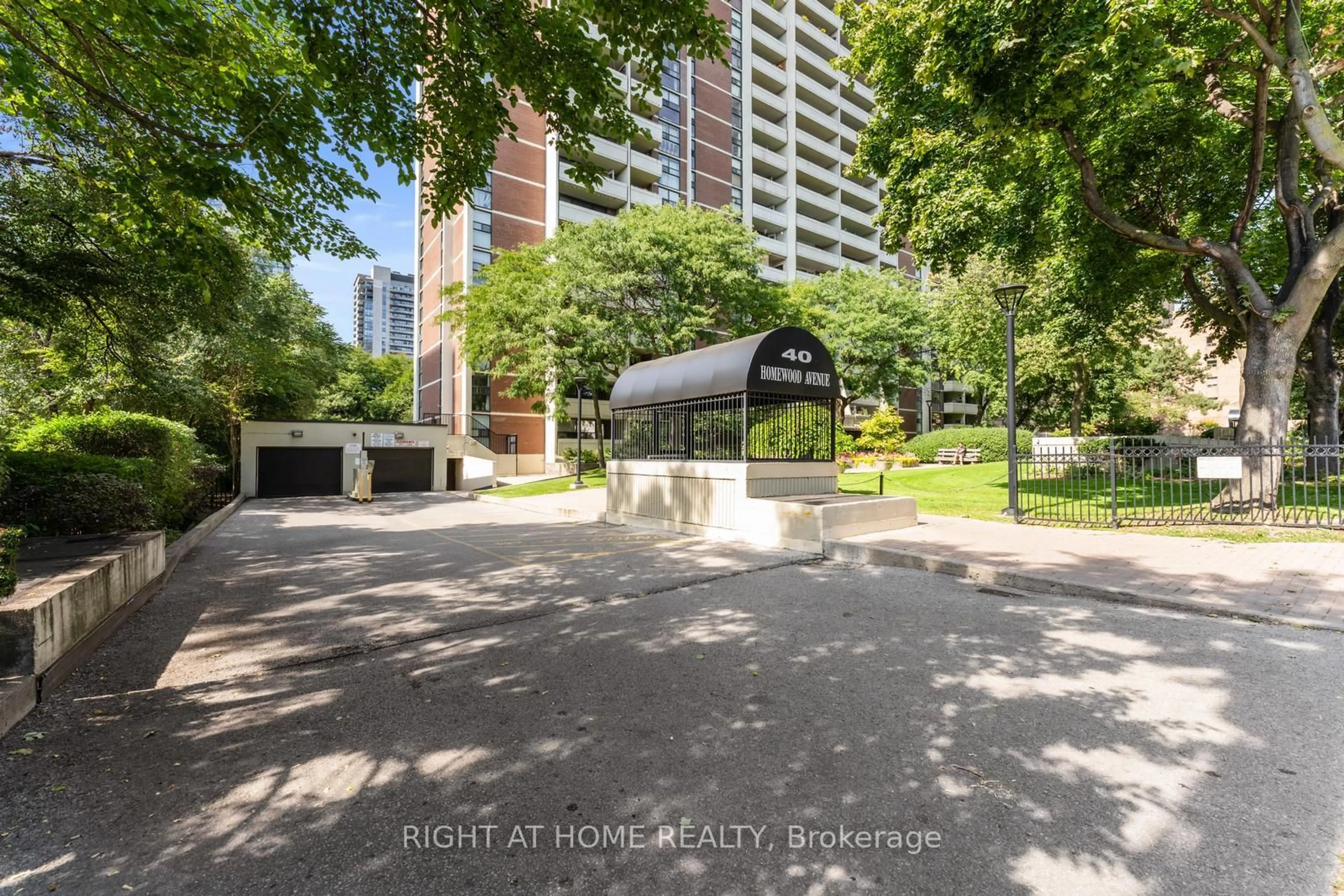 Unknown for 40 Homewood Ave #817, Toronto Ontario M4Y 2K2