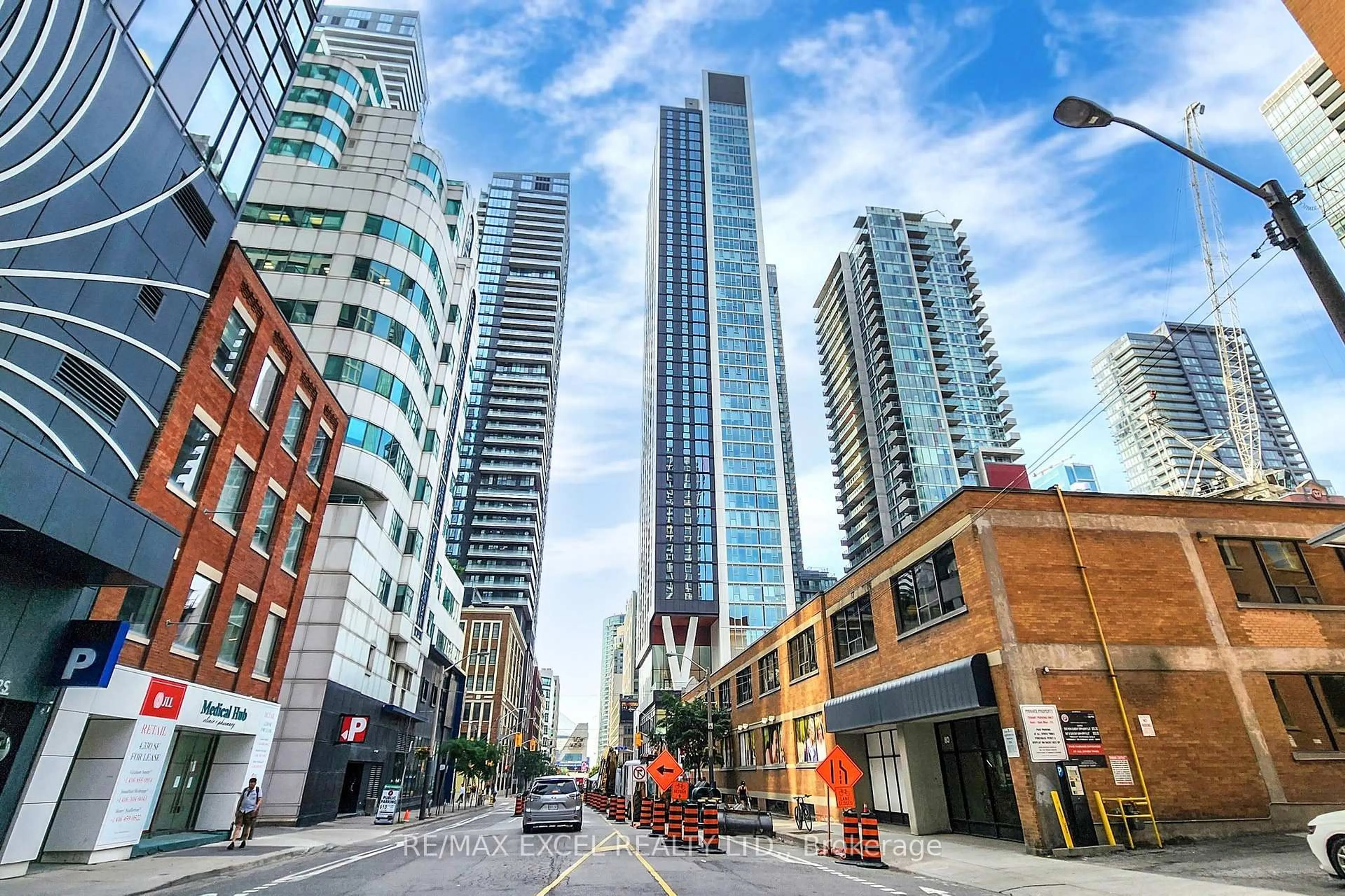 Patio, street for 357 King St #4103, Toronto Ontario M5V 0S7