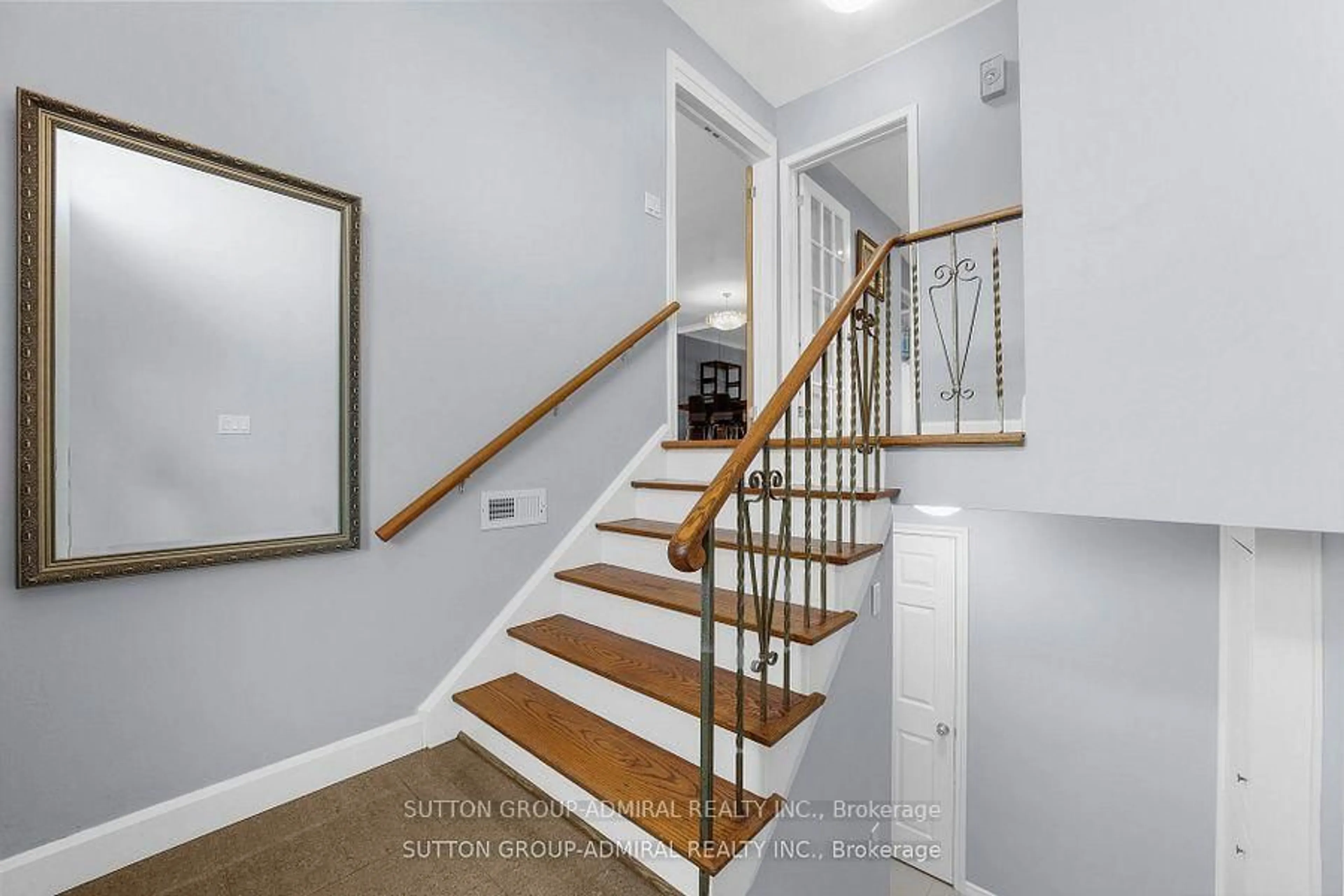 Stairs for 4 Carscadden Dr, Toronto Ontario M2R 2A7