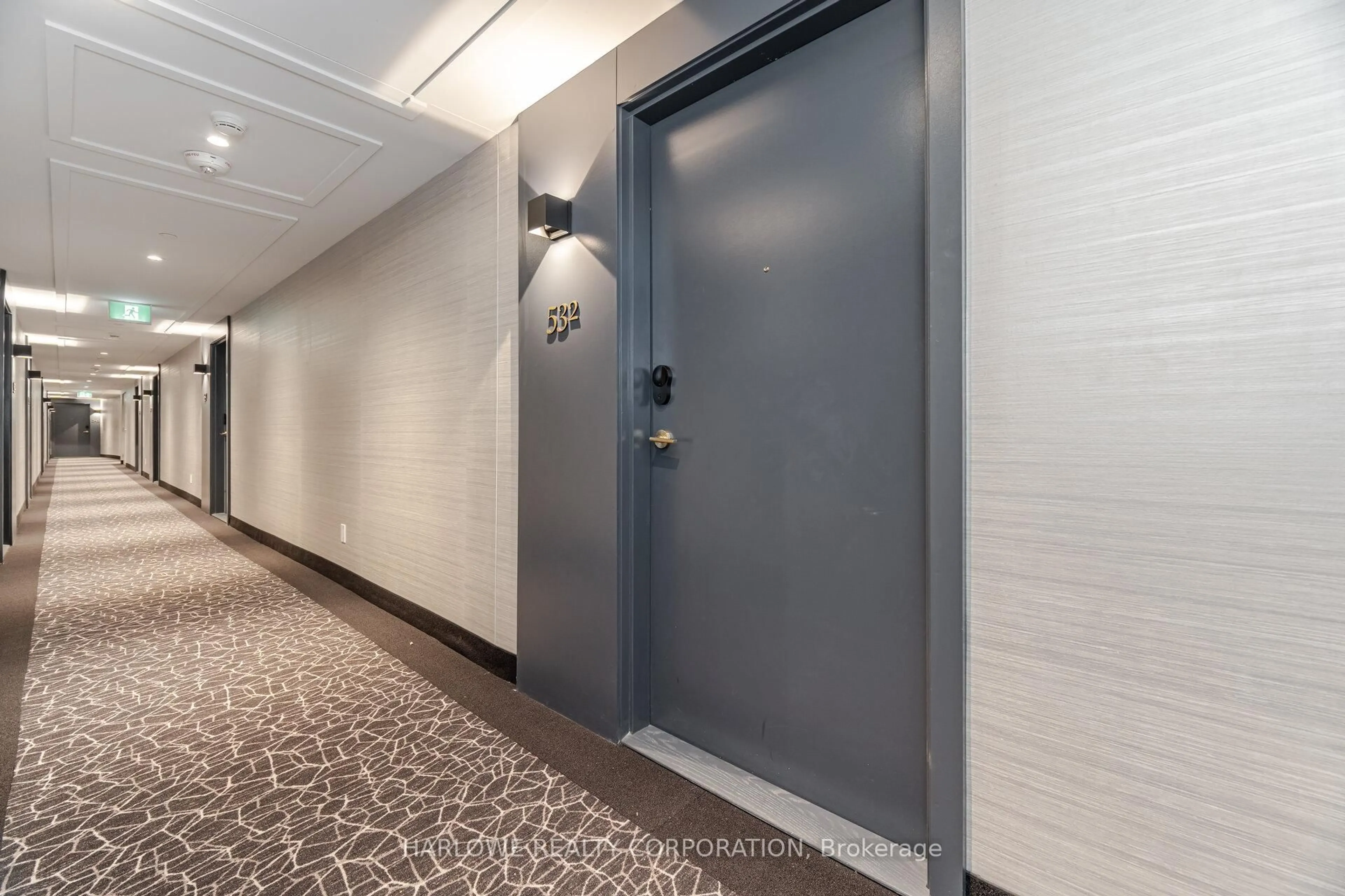 Indoor foyer for 543 Richmond St #532, Toronto Ontario M5V 0W9