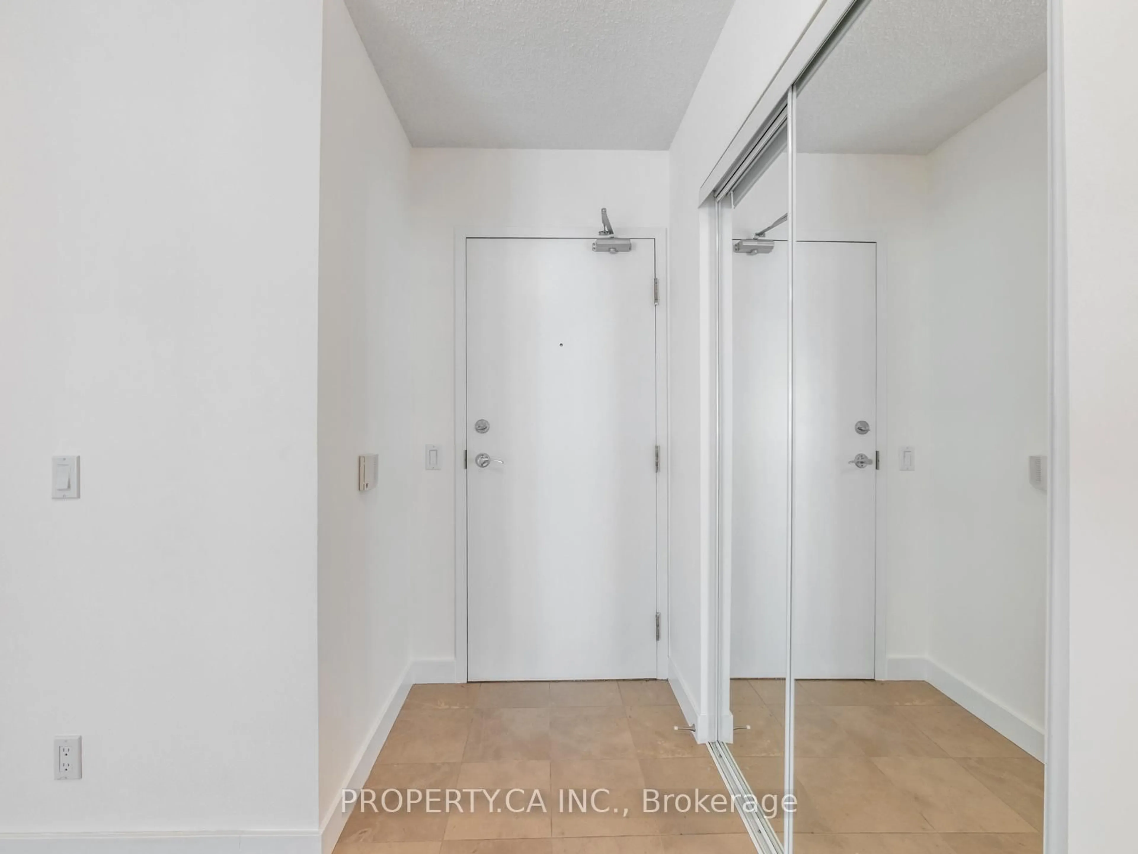 Indoor foyer for 361 Front St #2110, Toronto Ontario M5V 3R5