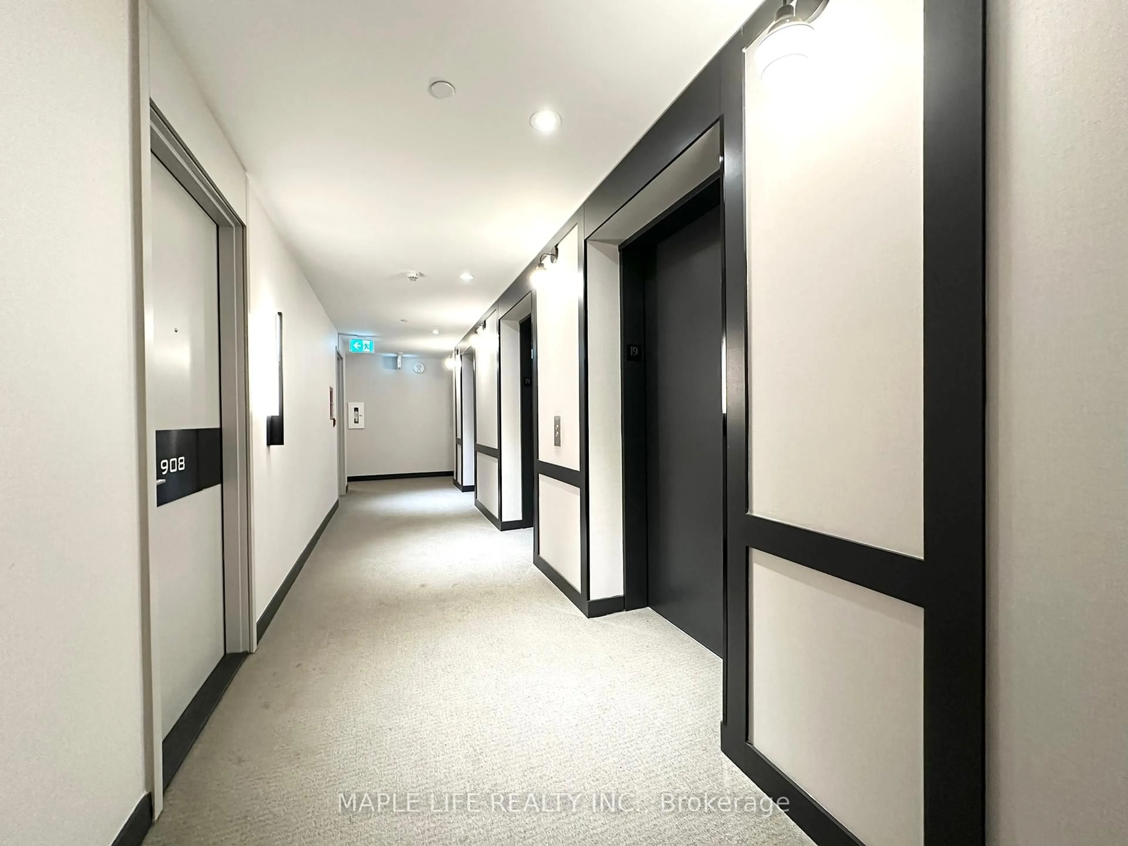 Indoor foyer for 33 Helendale Ave #1901, Toronto Ontario M4R 1C5