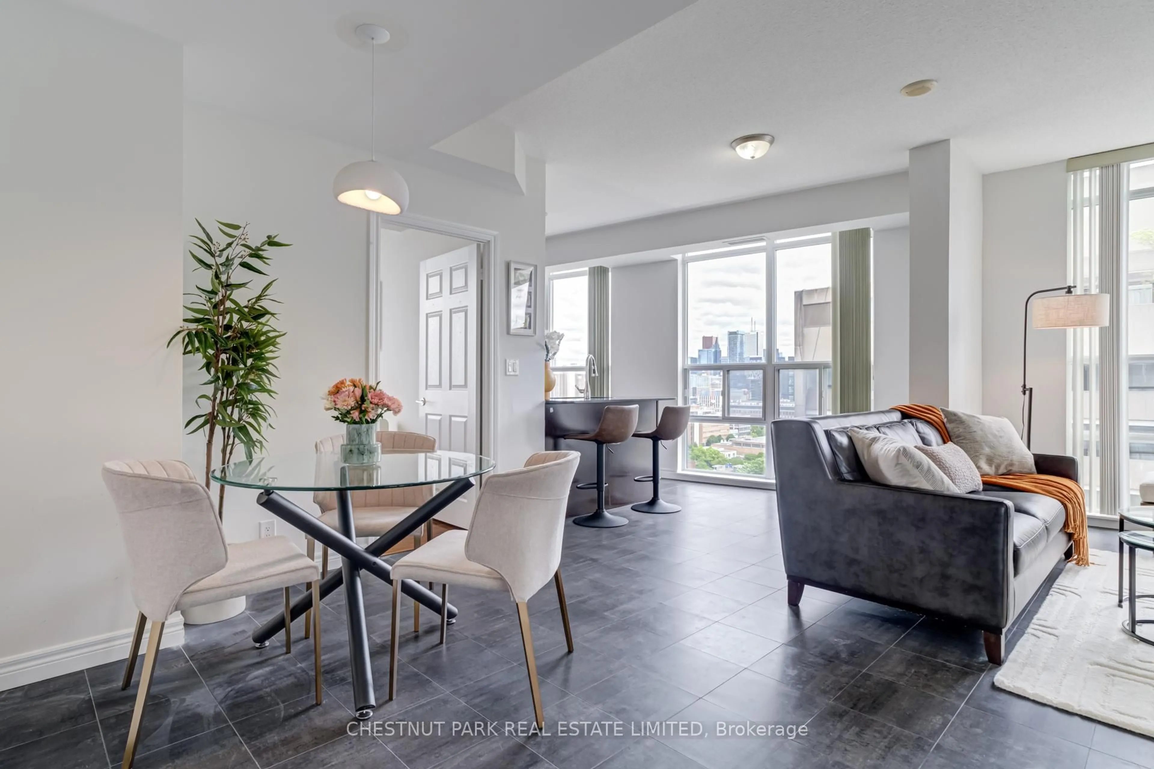 Unknown for 736 Spadina Ave #1711, Toronto Ontario M5S 2J6