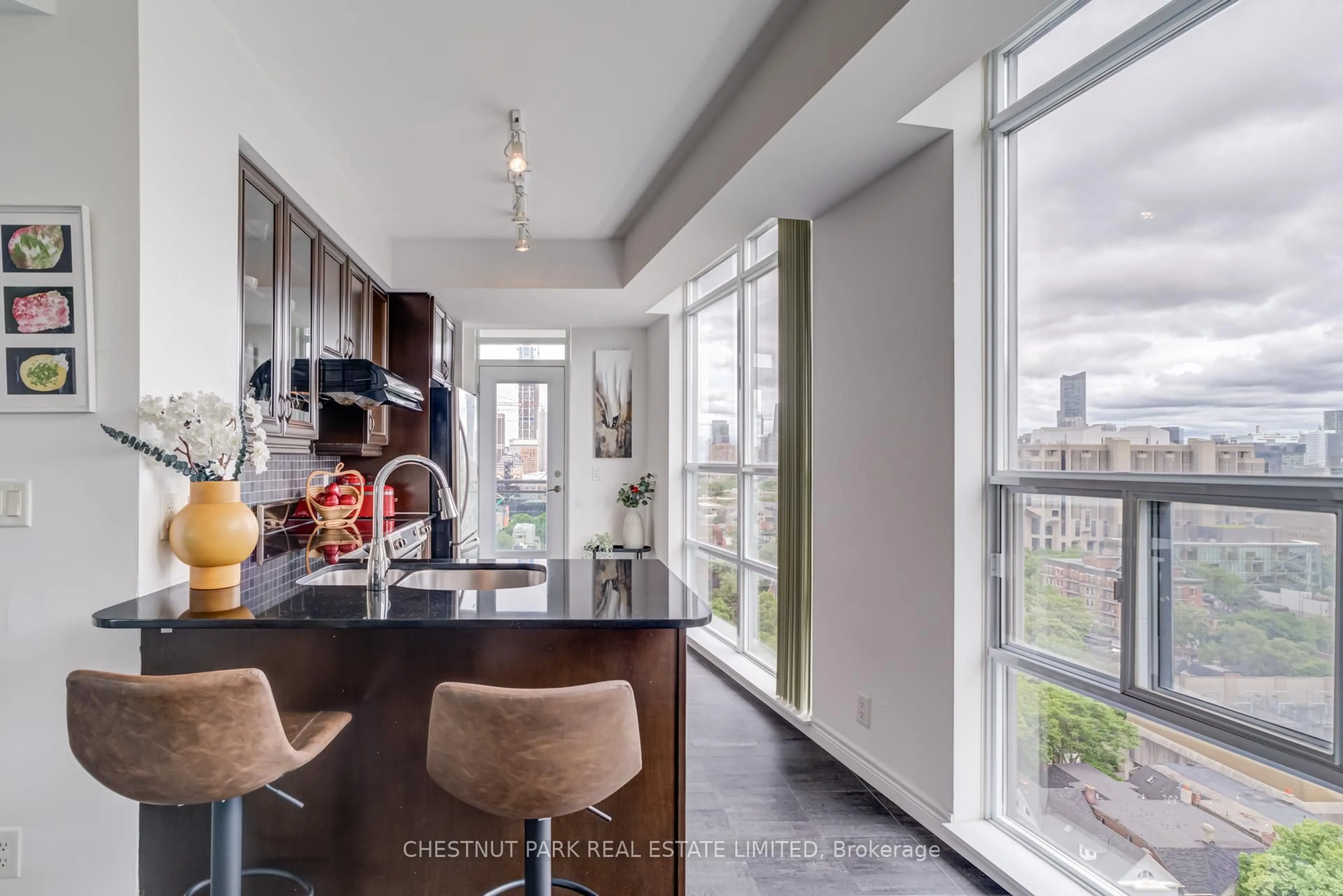Unknown for 736 Spadina Ave #1711, Toronto Ontario M5S 2J6