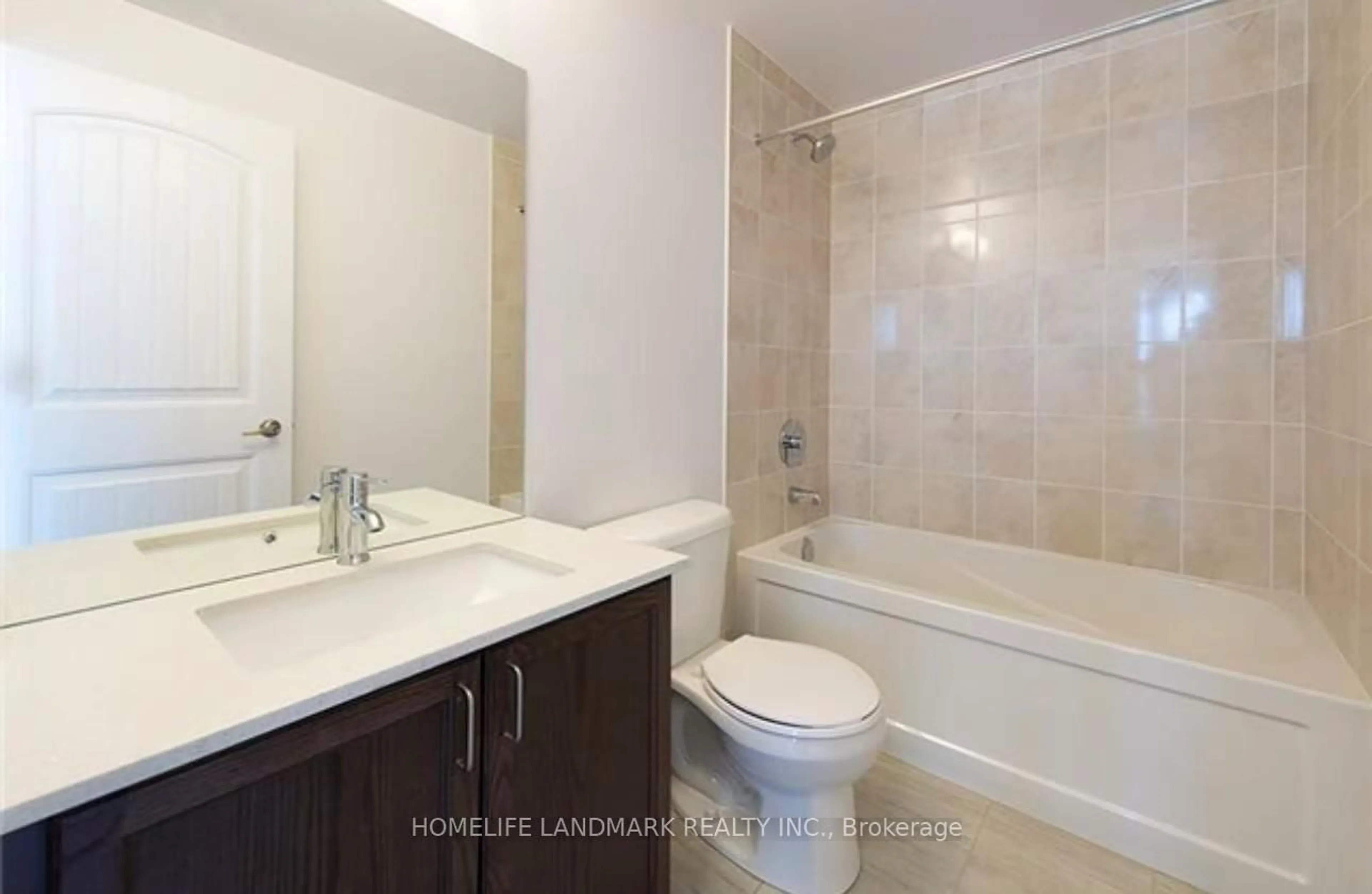 Standard bathroom, ceramic/tile floor for 7 Kenaston Gdns #806, Toronto Ontario M2K 0E9