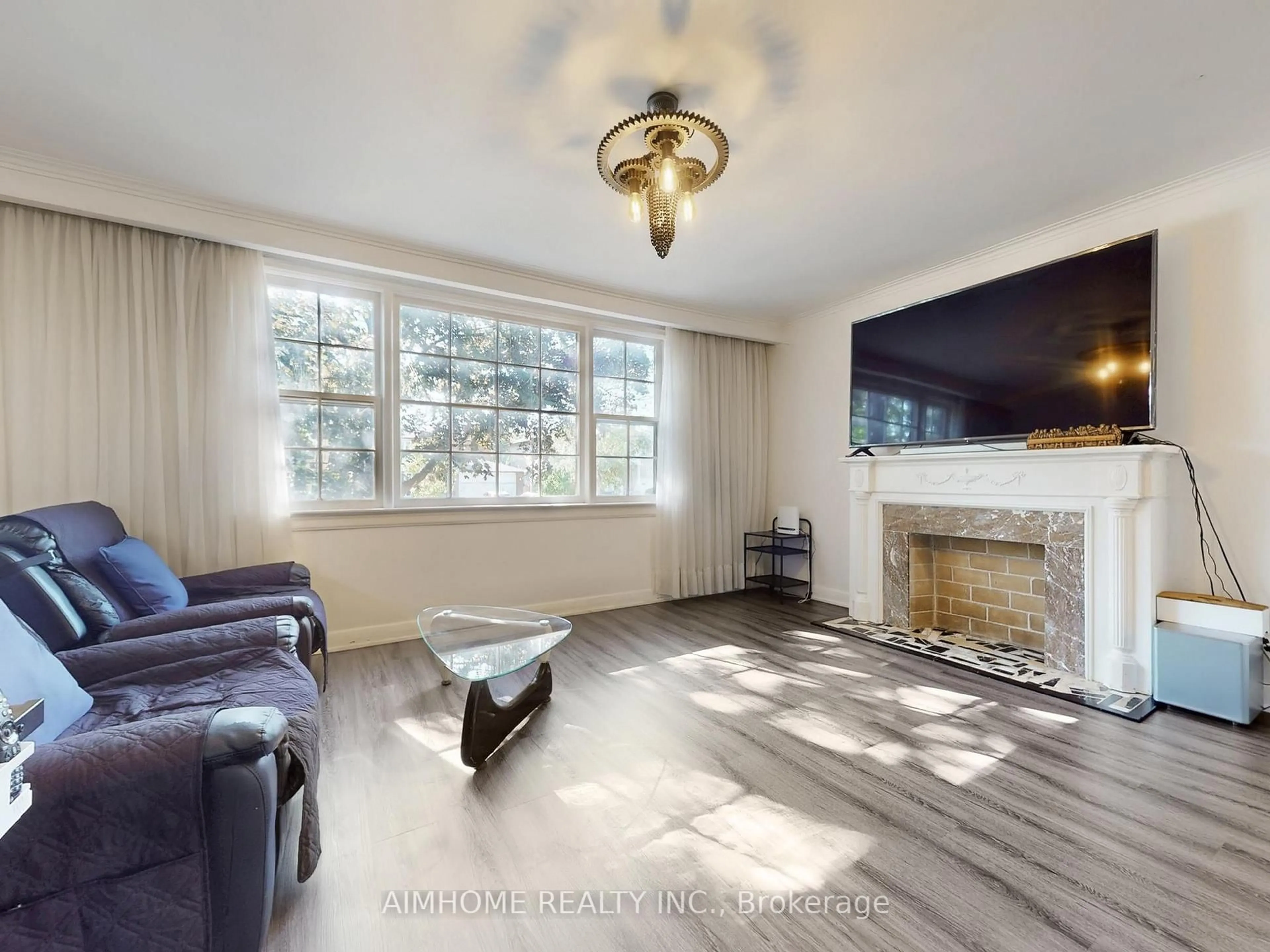 Living room with furniture, unknown for 61 Talbot Rd, Toronto Ontario M2M 1S1
