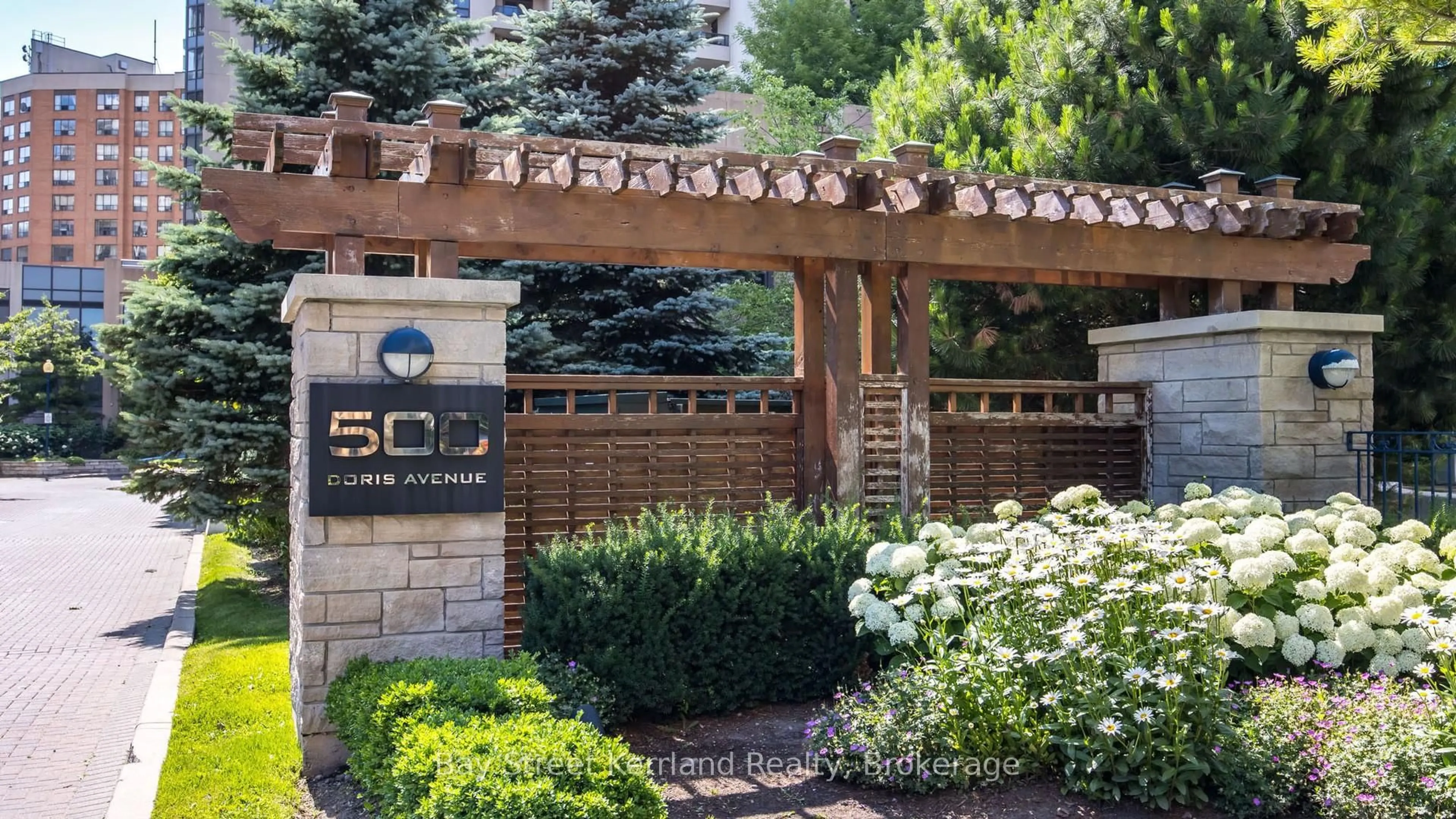 Patio, street for 500 Doris Ave #423, Toronto Ontario M2N 0C1