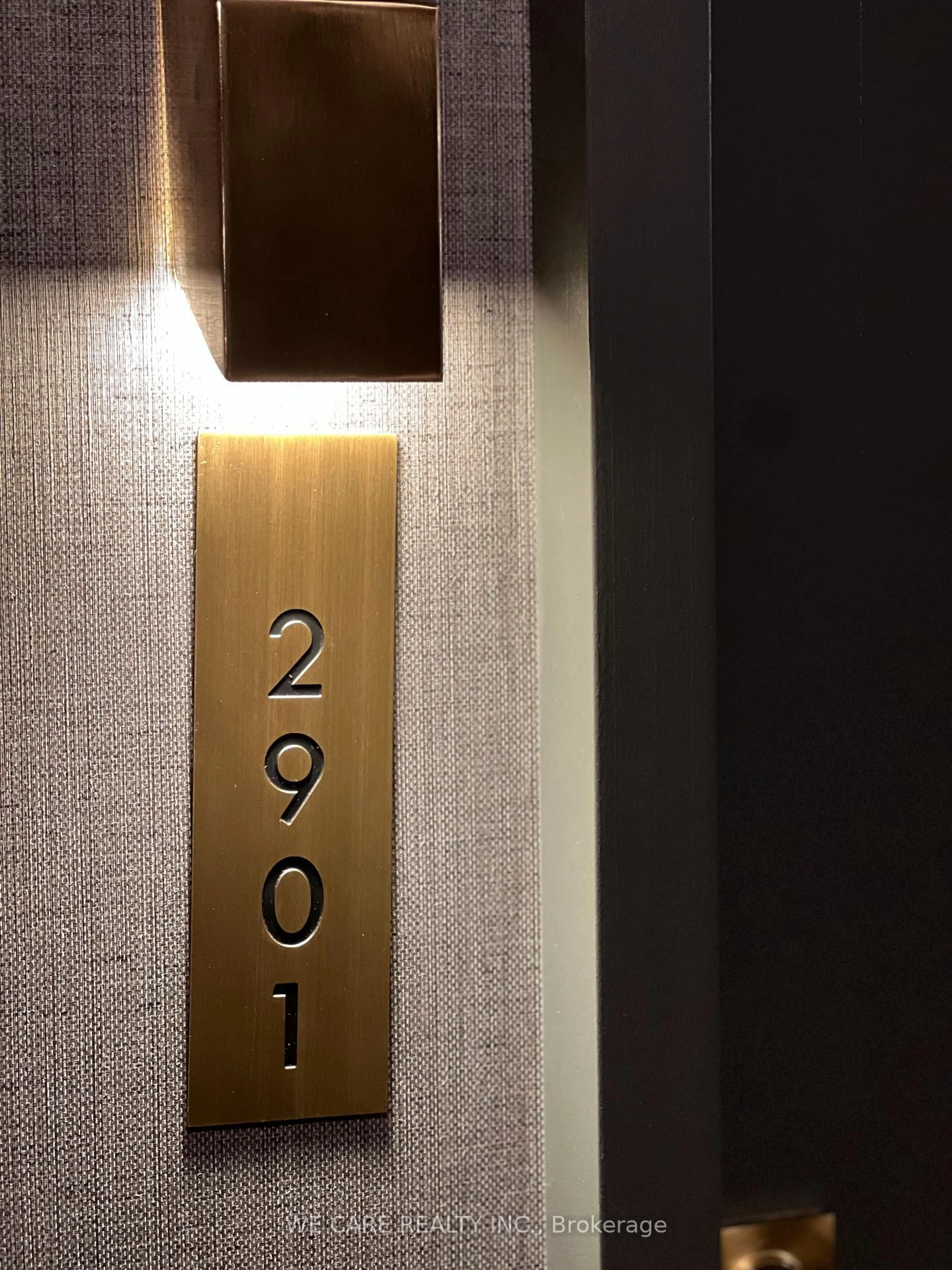 Indoor foyer for 50 Charles St #2901, Toronto Ontario M4Y 0C3